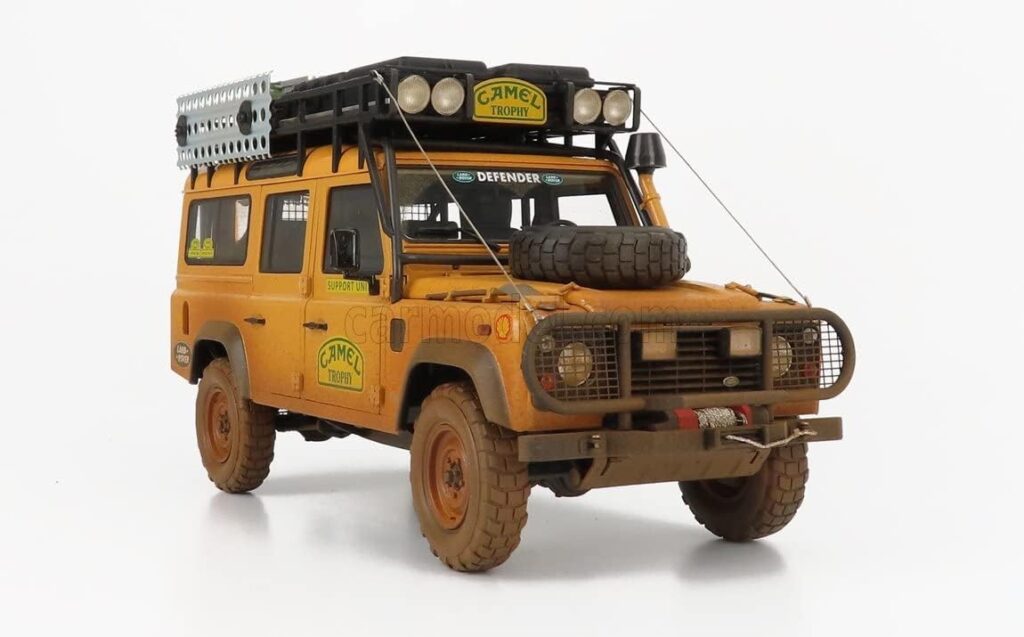 LAND ROVER DEFENDER 110 Camel Trophy Support Unit 1:18 Almost Real EUR