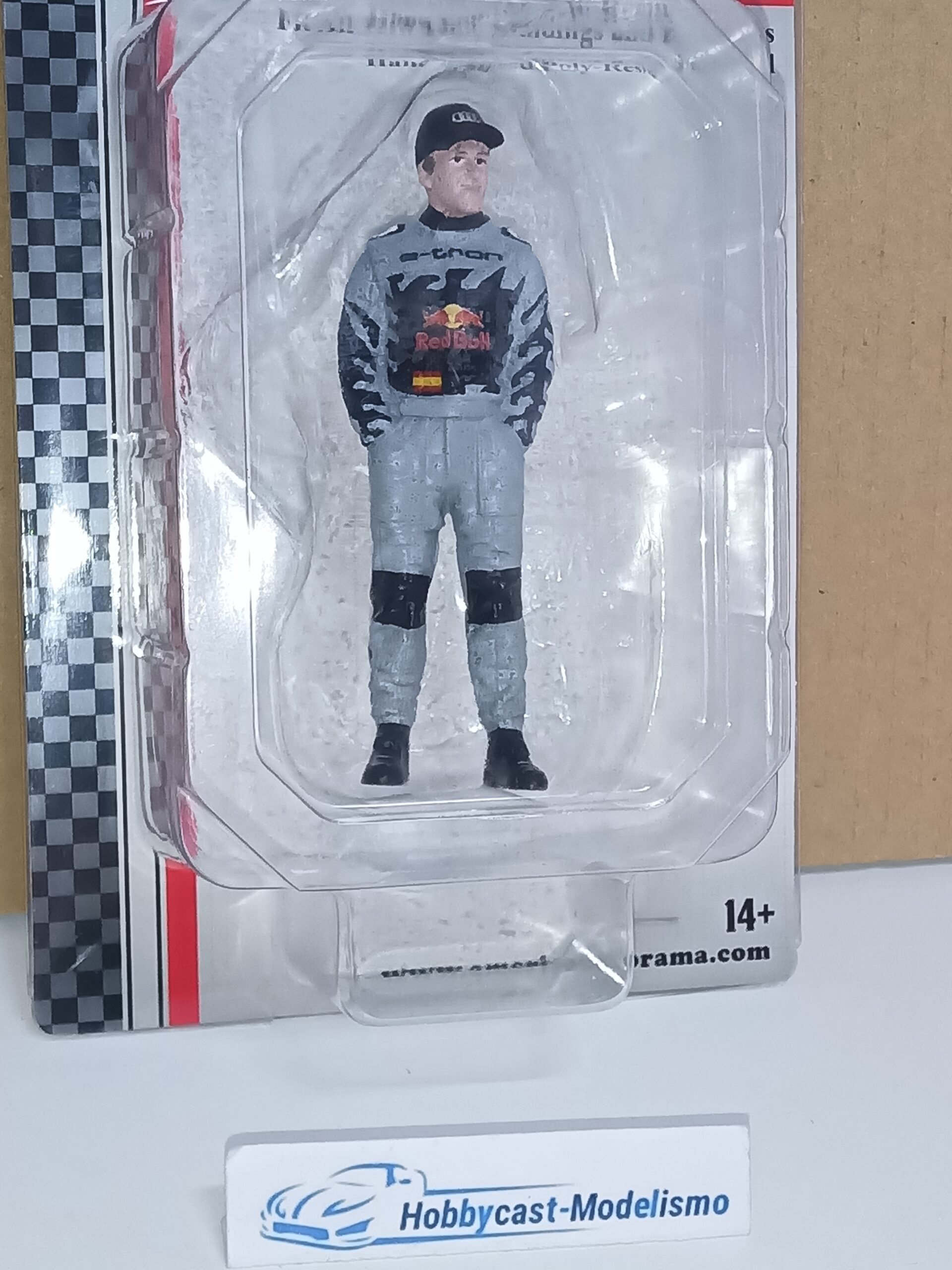 Figura Piloto con Decoración de Audi E-tron Dakar Carlos Sainz Red Bull 2022 Pintado a Mano American Diorama AD76355-Dakar Red Bull 1:18 - Imagen 10