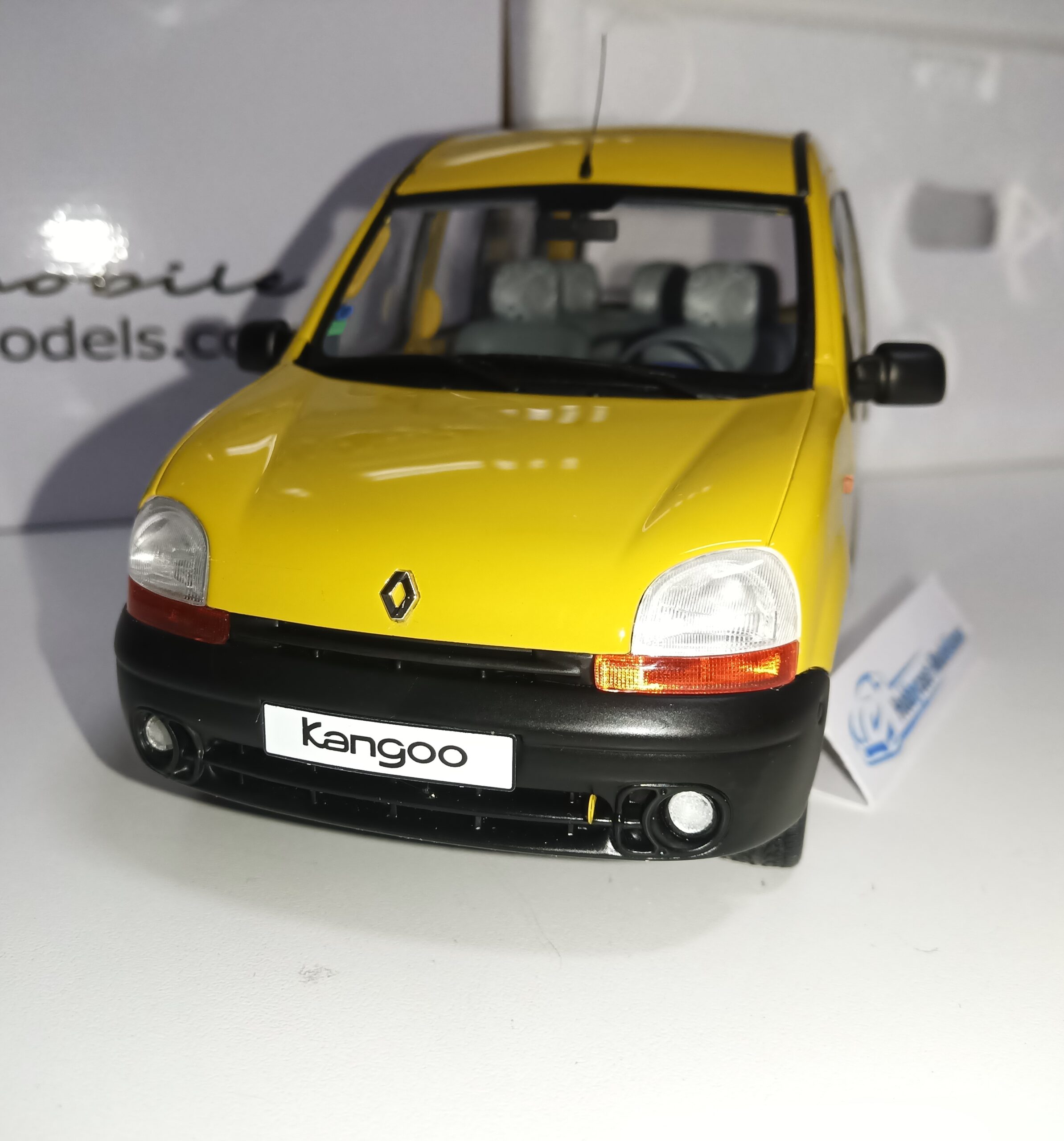 RENAULT KANGOO 1.4 RT 1998 Soleil Amarillo OT474 OTTO MOBILE 1:18 - Imagen 18
