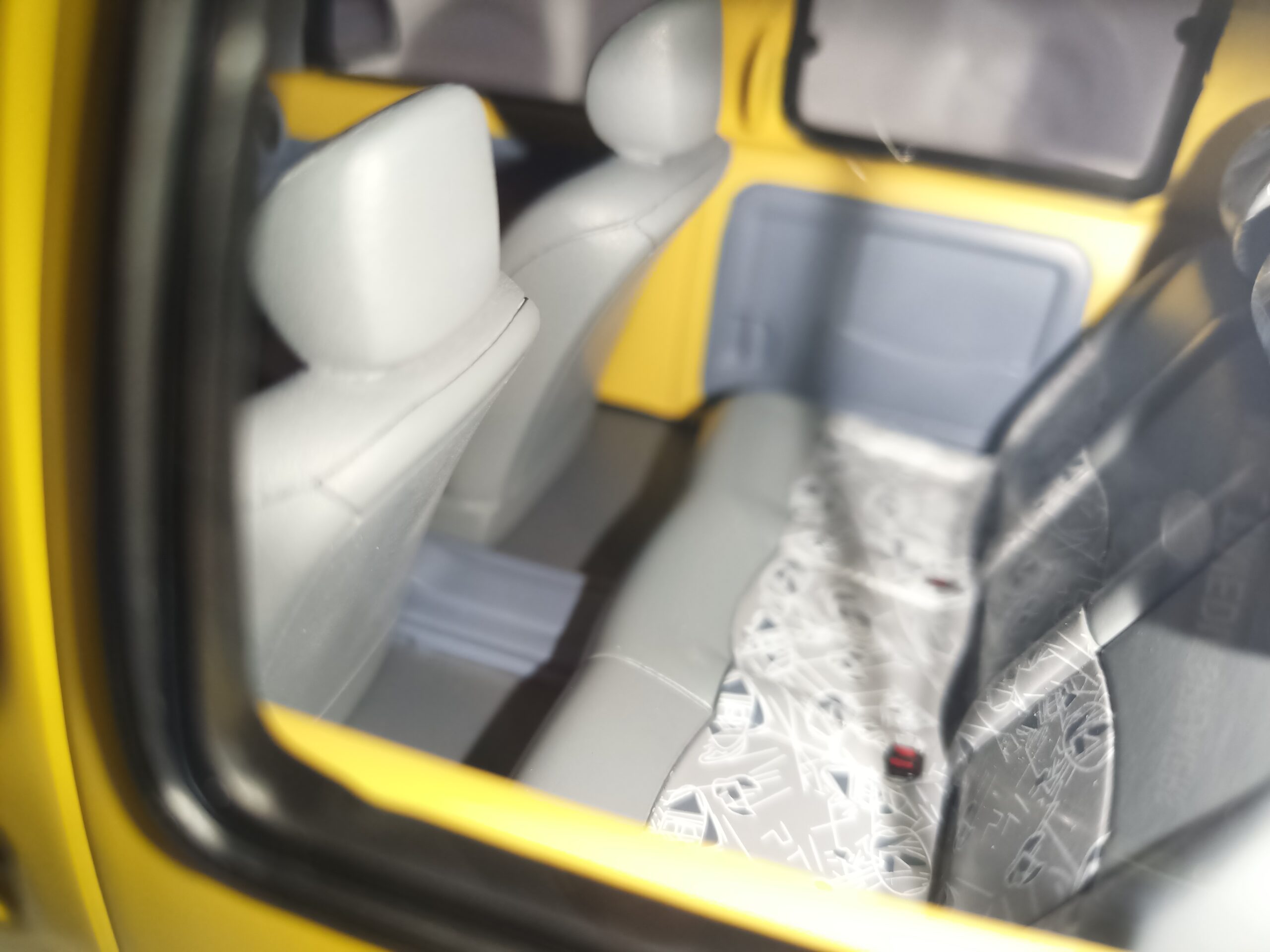 RENAULT KANGOO 1.4 RT 1998 Soleil Amarillo OT474 OTTO MOBILE 1:18 - Imagen 21