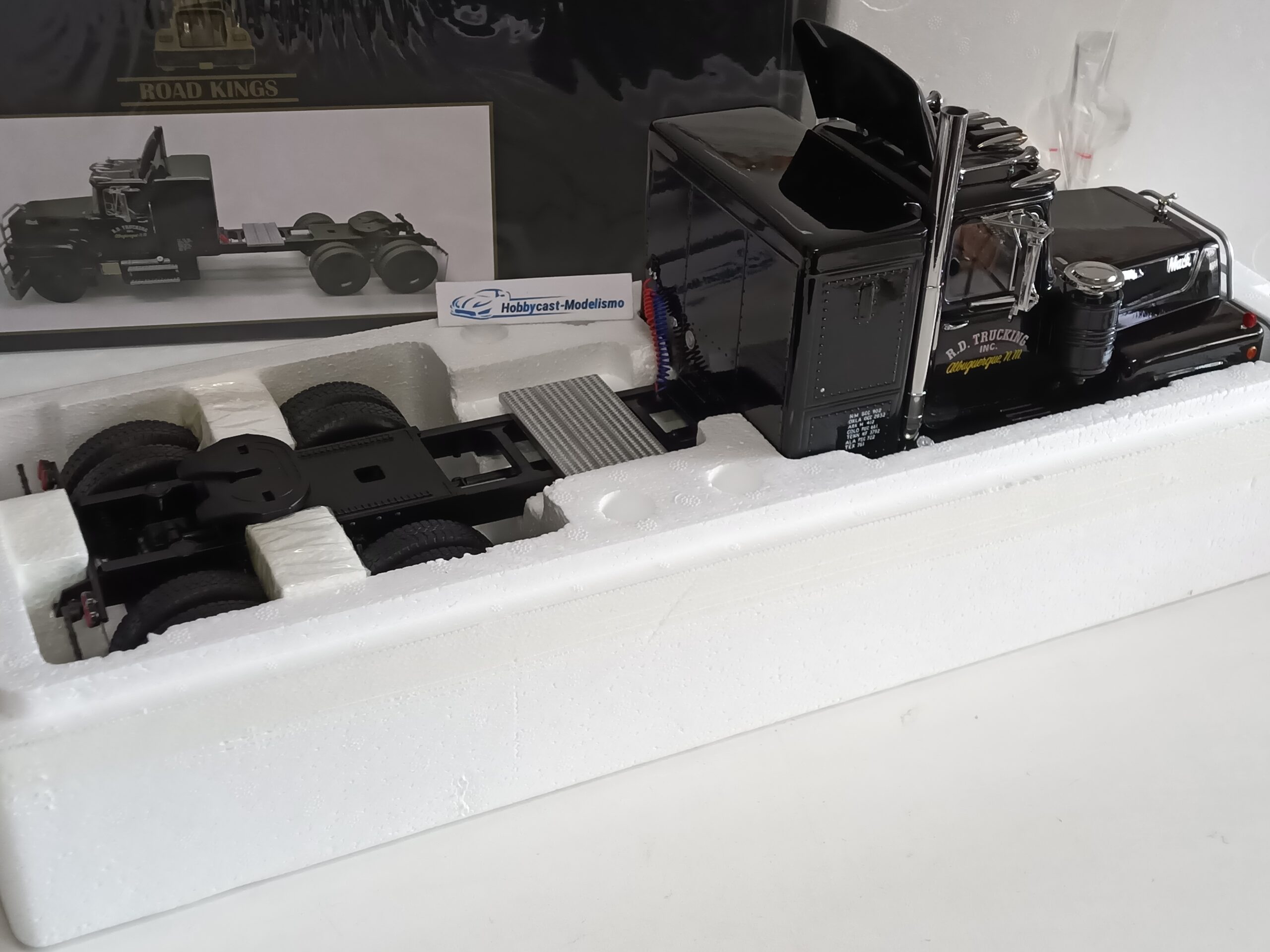 Mack RL700L 1974 Black Camion de la Pelicula ¨ CONBOY ¨ Road Kings RK180171 1:18 - Imagen 11