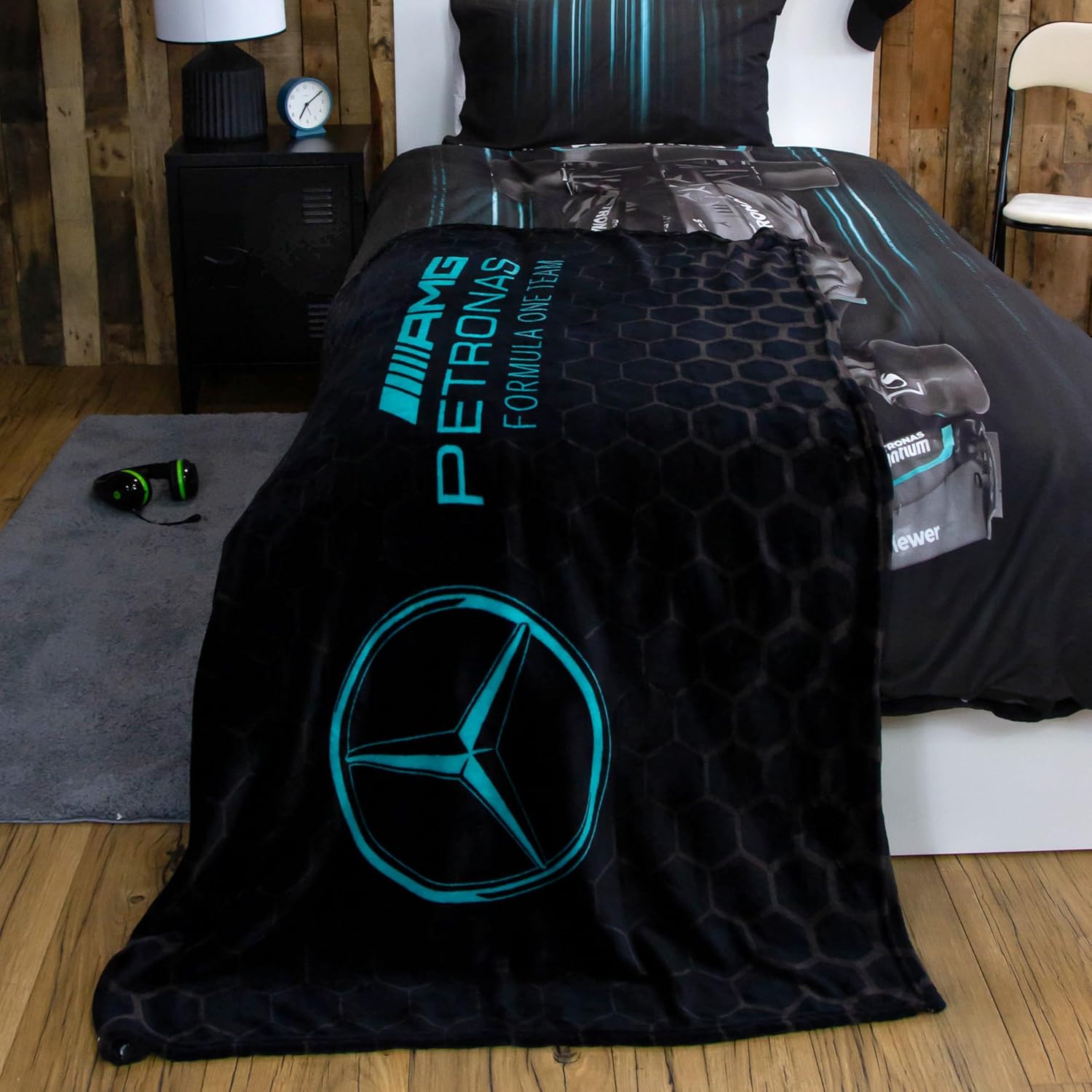 Manta Tipo Forro Polar Oficial Mercedes AMG Pretronas F1 100cm x 150 cm Regalo Perfecto para los Amantes de Mercedes AMG - Imagen 9