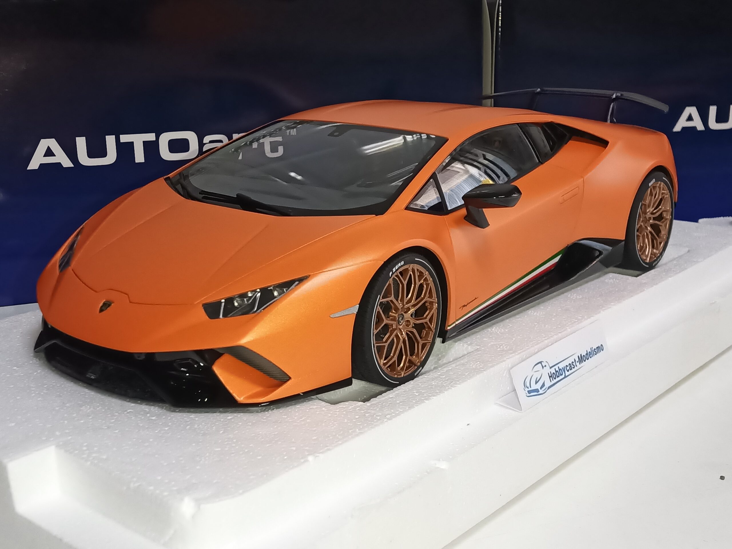 1/12 LAMBORGHINI HURACAN PERFORMANTE 2017 Arancio Anthaeus/Naranja Mate AUTOART 12076 1:12 - Imagen 9