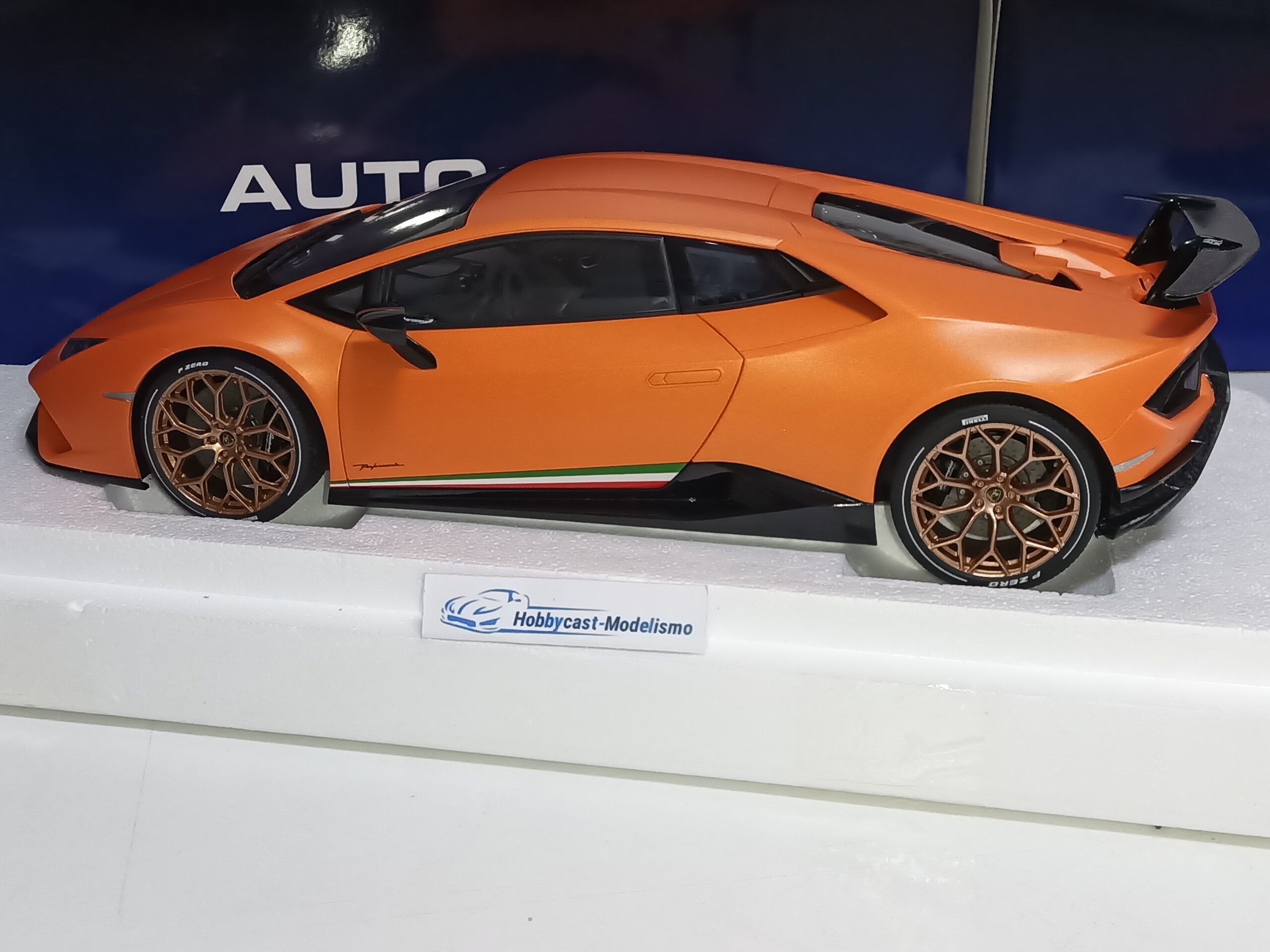 1/12 LAMBORGHINI HURACAN PERFORMANTE 2017 Arancio Anthaeus/Naranja Mate AUTOART 12076 1:12 - Imagen 11