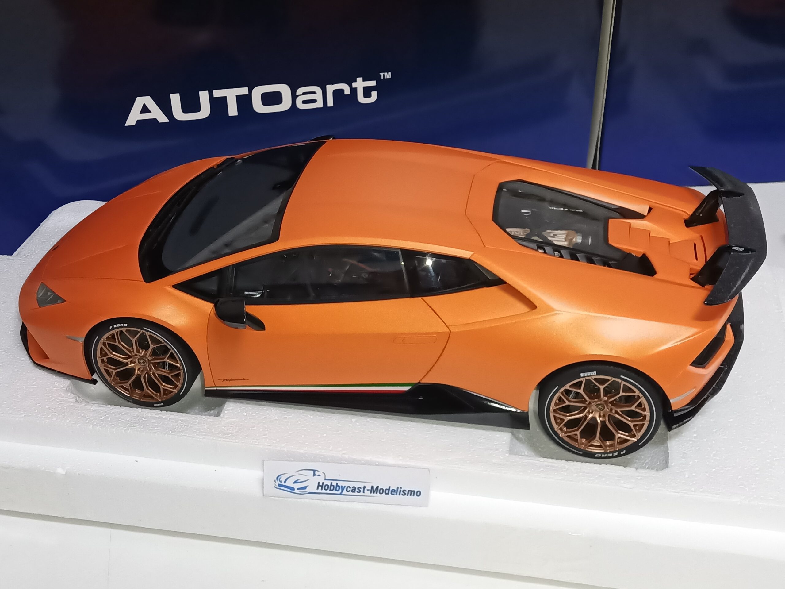 1/12 LAMBORGHINI HURACAN PERFORMANTE 2017 Arancio Anthaeus/Naranja Mate AUTOART 12076 1:12 - Imagen 12