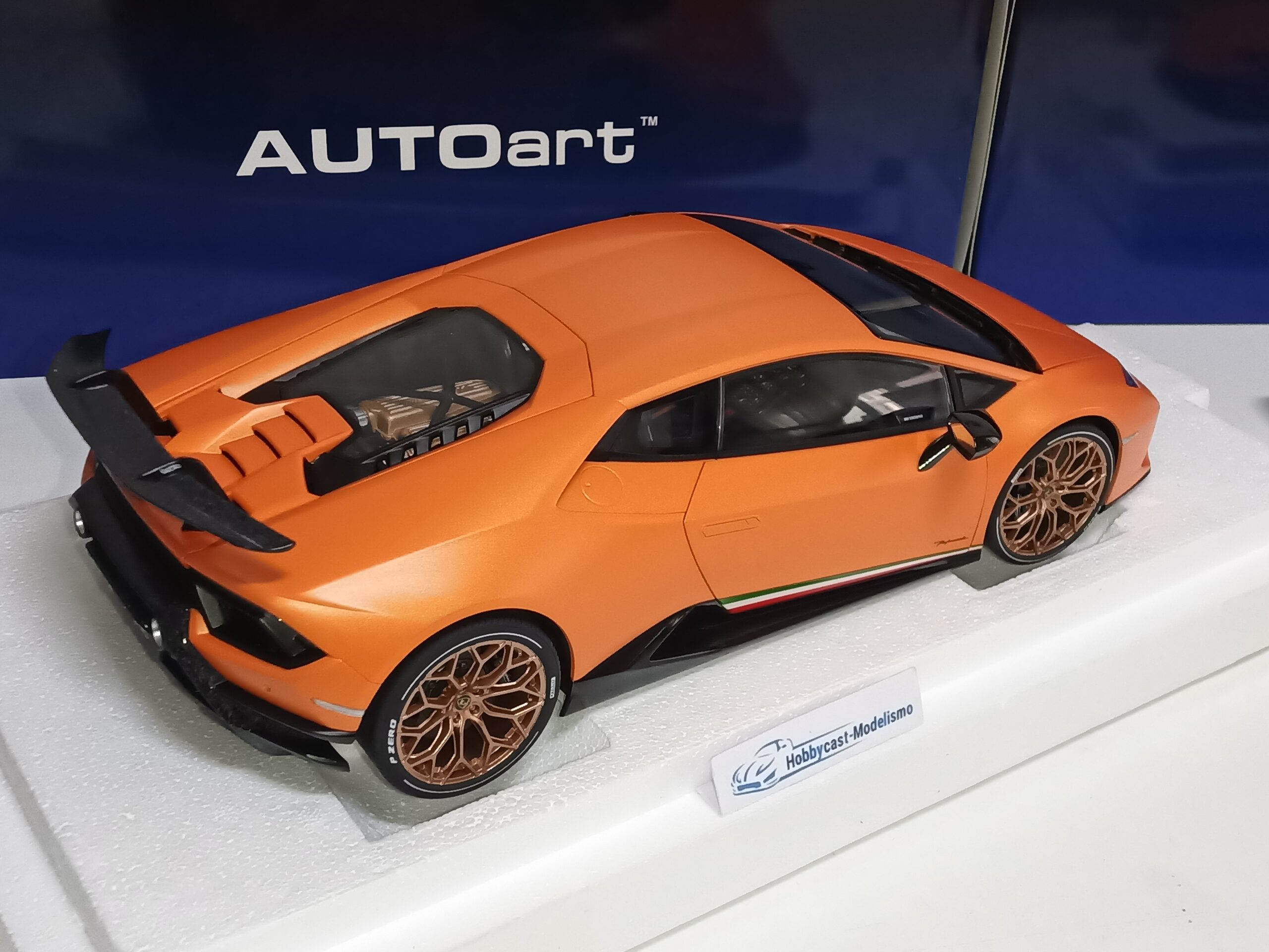 1/12 LAMBORGHINI HURACAN PERFORMANTE 2017 Arancio Anthaeus/Naranja Mate AUTOART 12076 1:12 - Imagen 16
