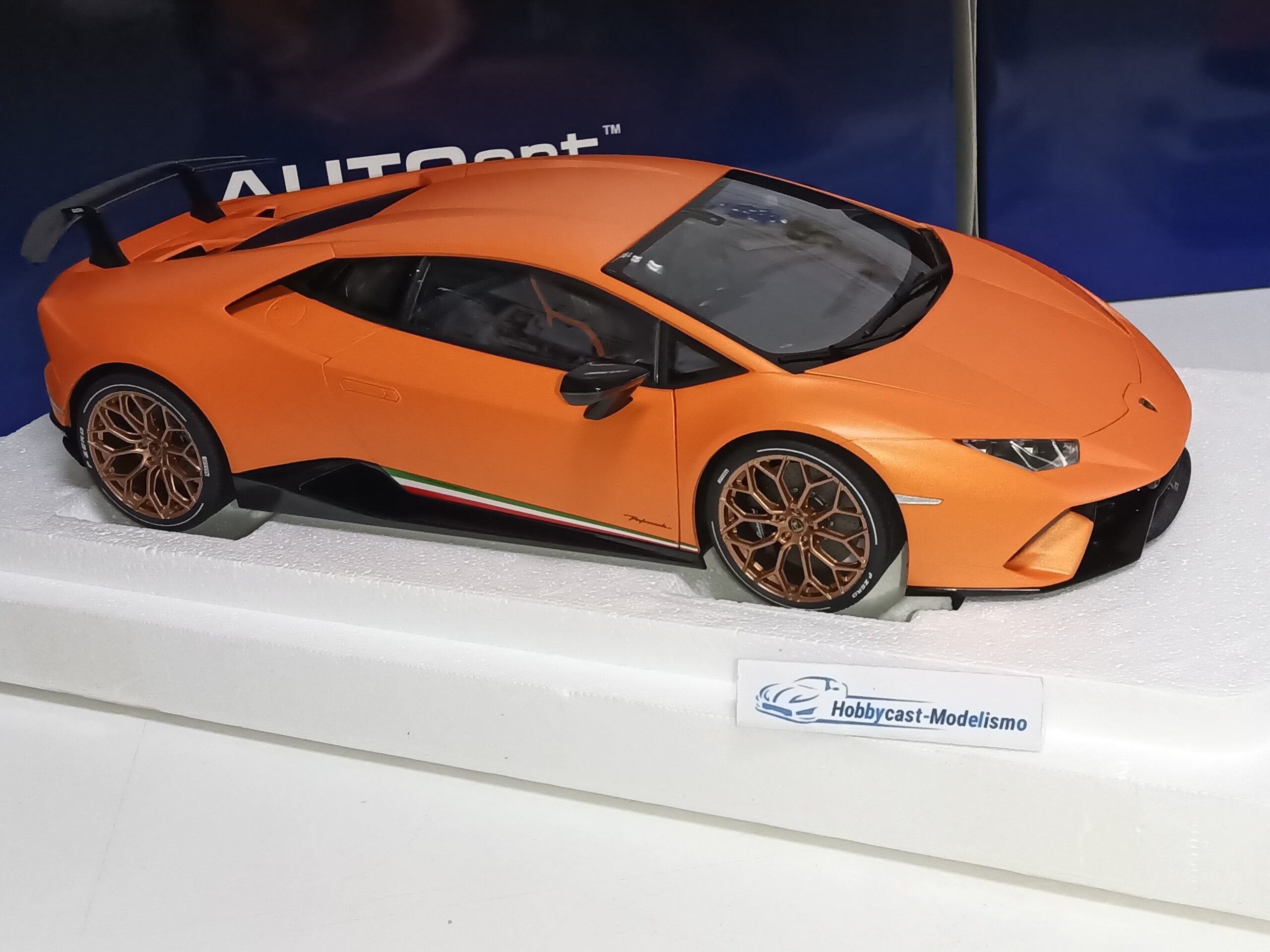 1/12 LAMBORGHINI HURACAN PERFORMANTE 2017 Arancio Anthaeus/Naranja Mate AUTOART 12076 1:12 - Imagen 17