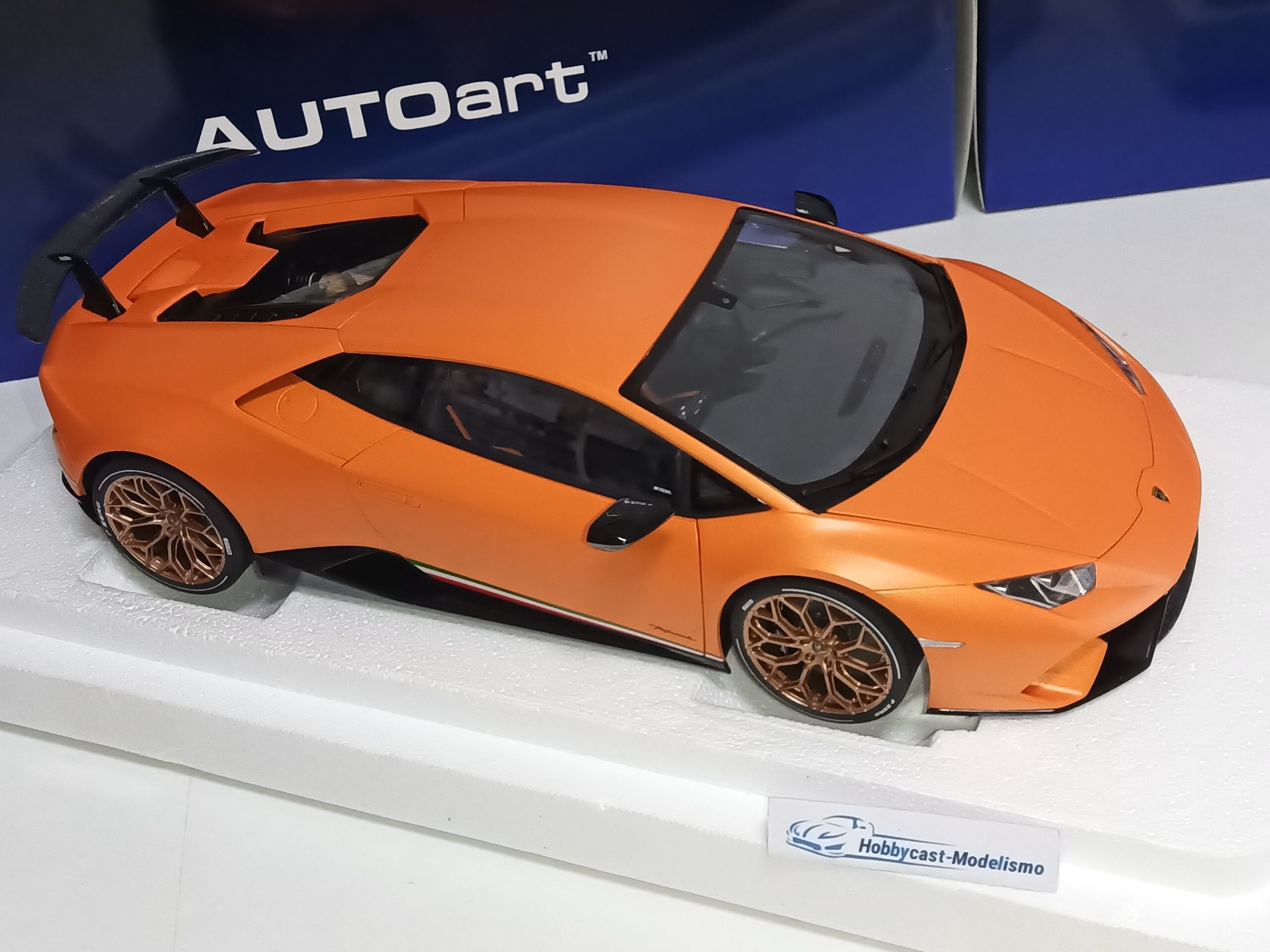 1/12 LAMBORGHINI HURACAN PERFORMANTE 2017 Arancio Anthaeus/Naranja Mate AUTOART 12076 1:12 - Imagen 18