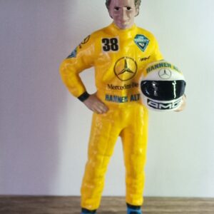 FIGURA PILOTO MERCEDES 300 SEL #38 AMG PINTADO A MANO AMERICAN DIORAMA AD76354 1:18