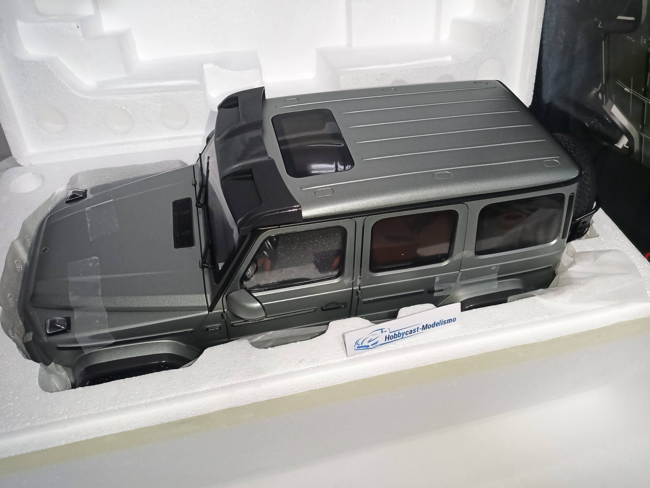 1:12 MERCEDES BENZ G-CLASS AMG 4x4² 2022 PLATINUM SILVER 1030/61 NZG 1/12 - Imagen 3