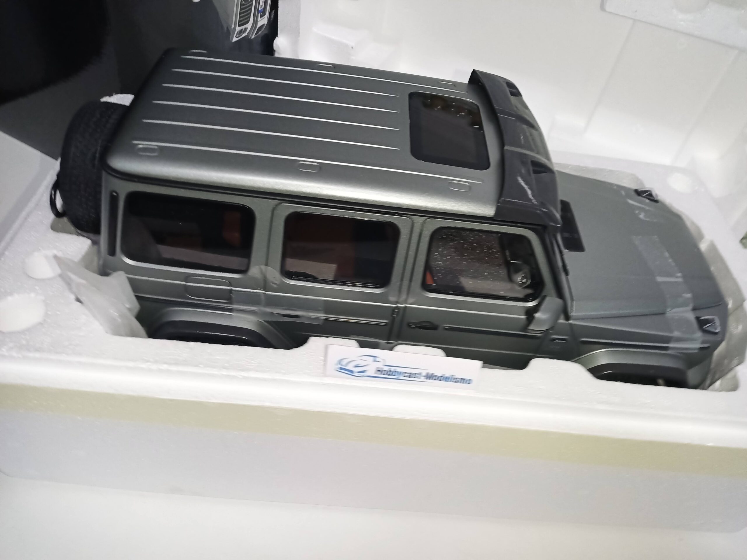 1:12 MERCEDES BENZ G-CLASS AMG 4x4² 2022 PLATINUM SILVER 1030/61 NZG 1/12 - Imagen 8