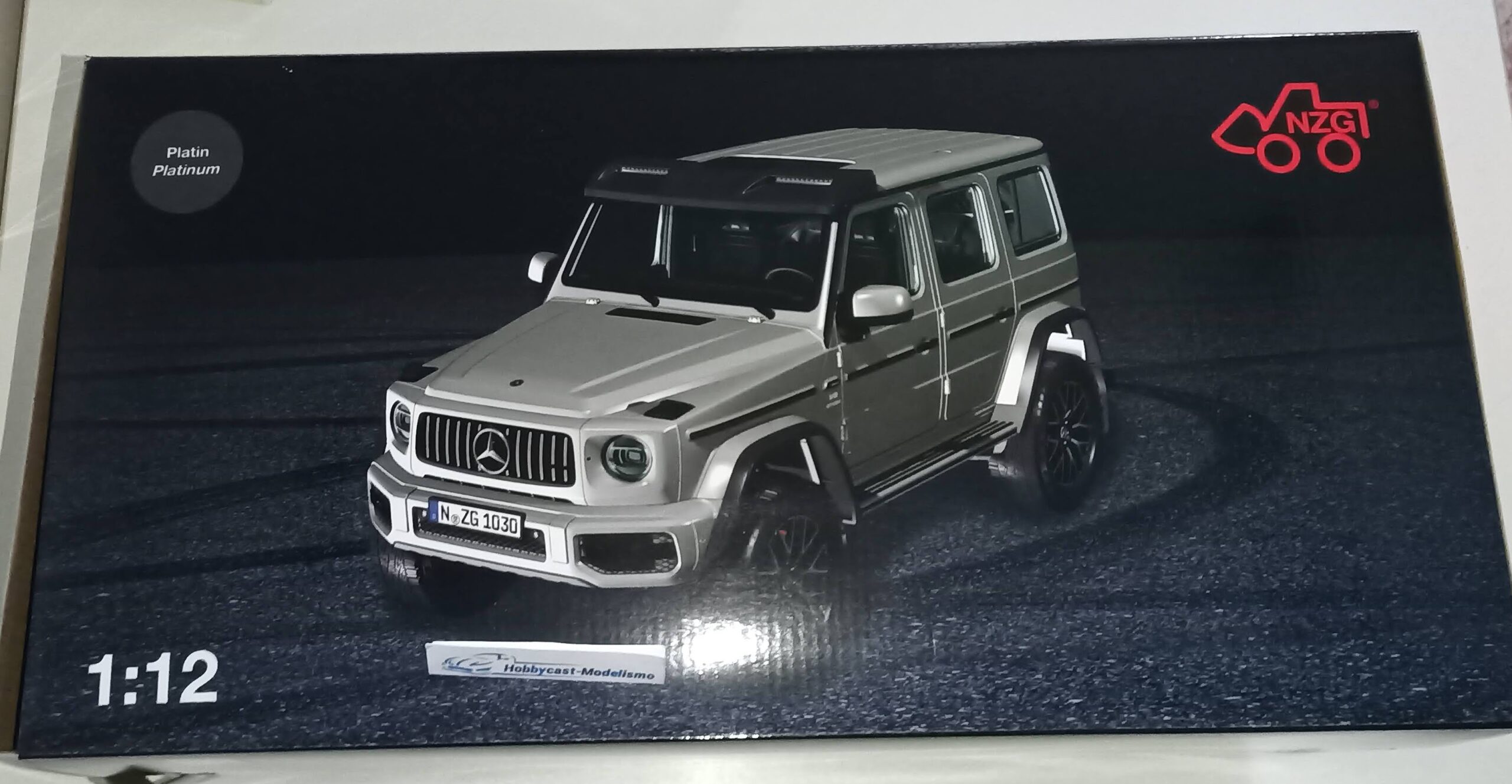 1:12 MERCEDES BENZ G-CLASS AMG 4x4² 2022 PLATINUM SILVER 1030/61 NZG 1/12