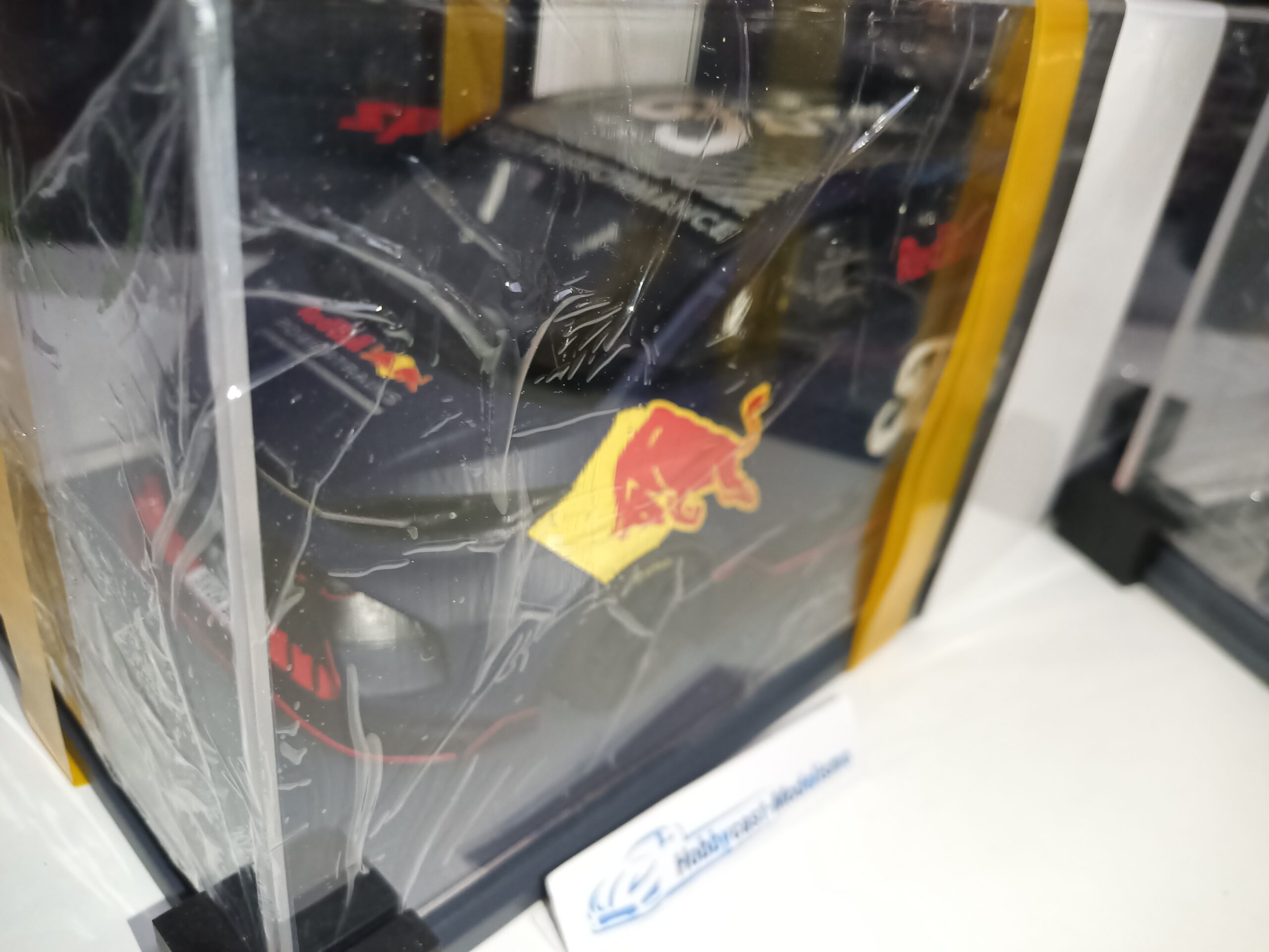 Ford Transit Supervan 4 Red Bull Grand Sambuc 2023 Verstappen con Vitrina 1:18 SPARK 18S728 - Imagen 18