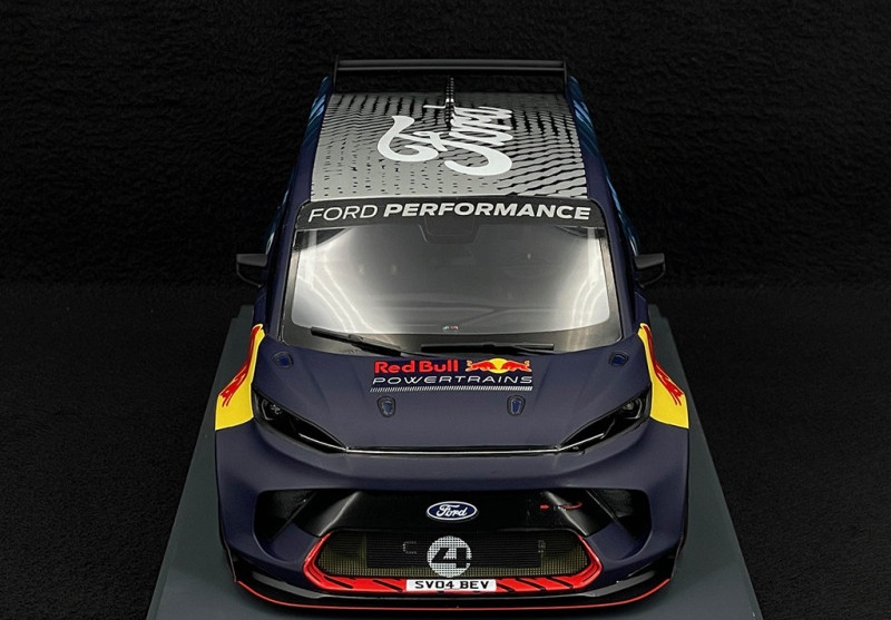 Ford Transit Supervan 4 Red Bull Grand Sambuc 2023 Verstappen con Vitrina 1:18 SPARK 18S728 - Imagen 2