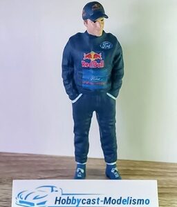 FIGURA PILOTO PARA FORD TRANSIT RED BULL PINTADO A MANO AMERICAN DIORAMA AD76355 FORD PERFORMANCE RED BULL  1:18
