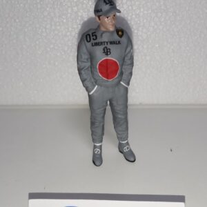 FIGURA PILOTO DE LAMBORGHINI AVENTADOR LBWK GRIS MATE PINTADO A MANO AMERICAN DIORAMA AD76355-GRIS LBWK 1:18