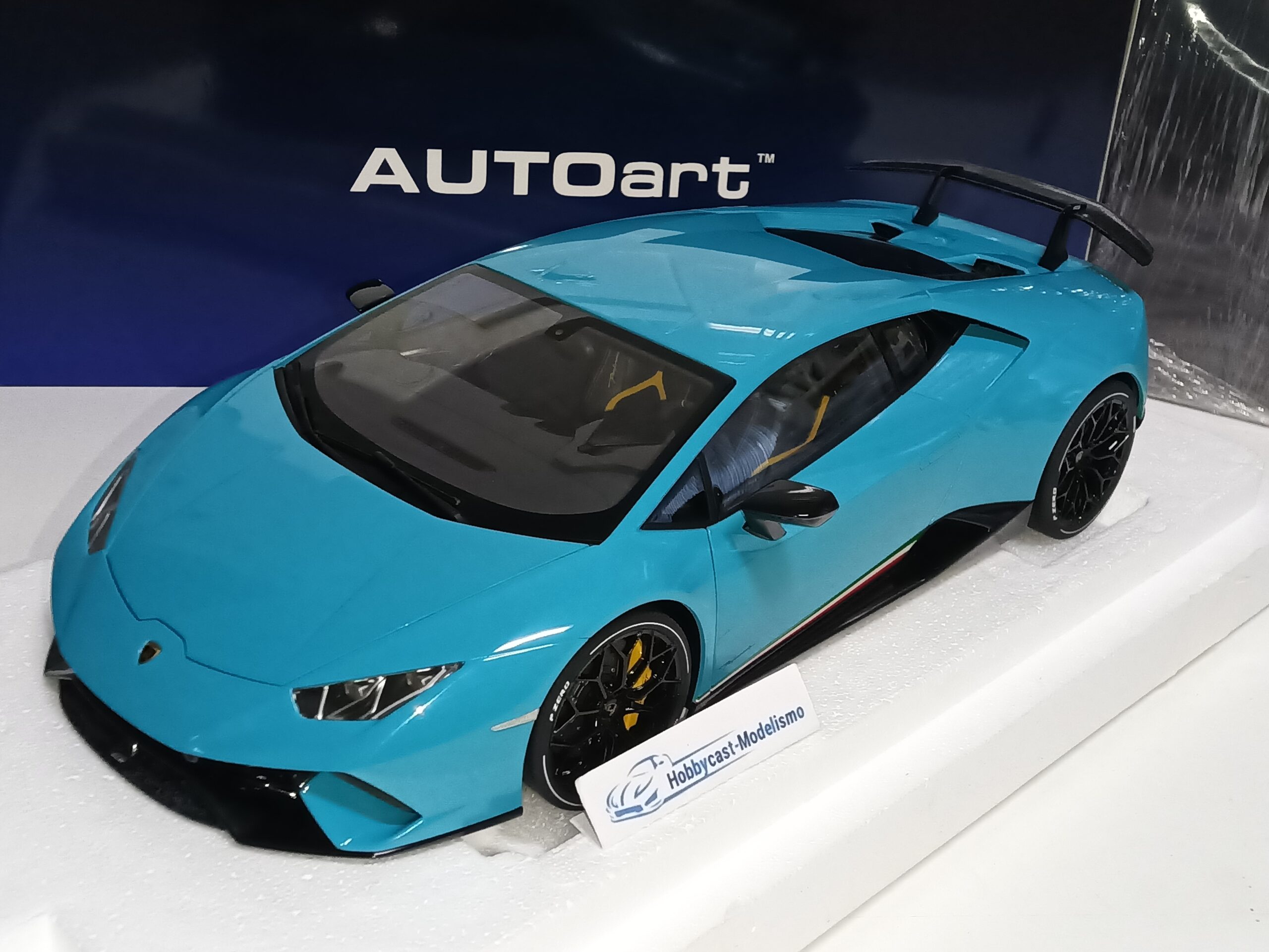 1/12 LAMBORGHINI HURACAN PERFORMANTE Blue Glauco 2017 AUTOART 12077 1:12 - Imagen 2