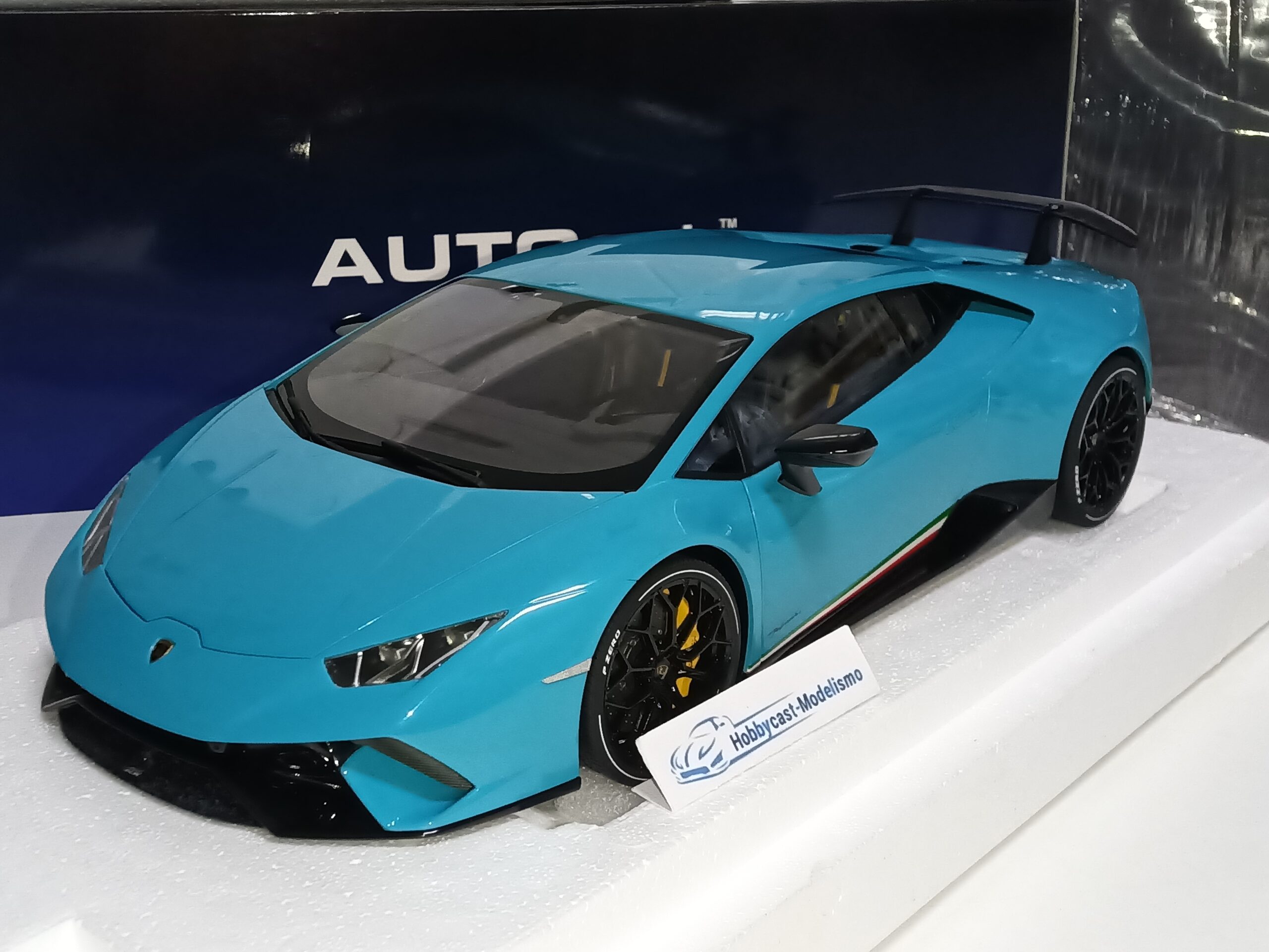 1/12 LAMBORGHINI HURACAN PERFORMANTE Blue Glauco 2017 AUTOART 12077 1:12 - Imagen 5