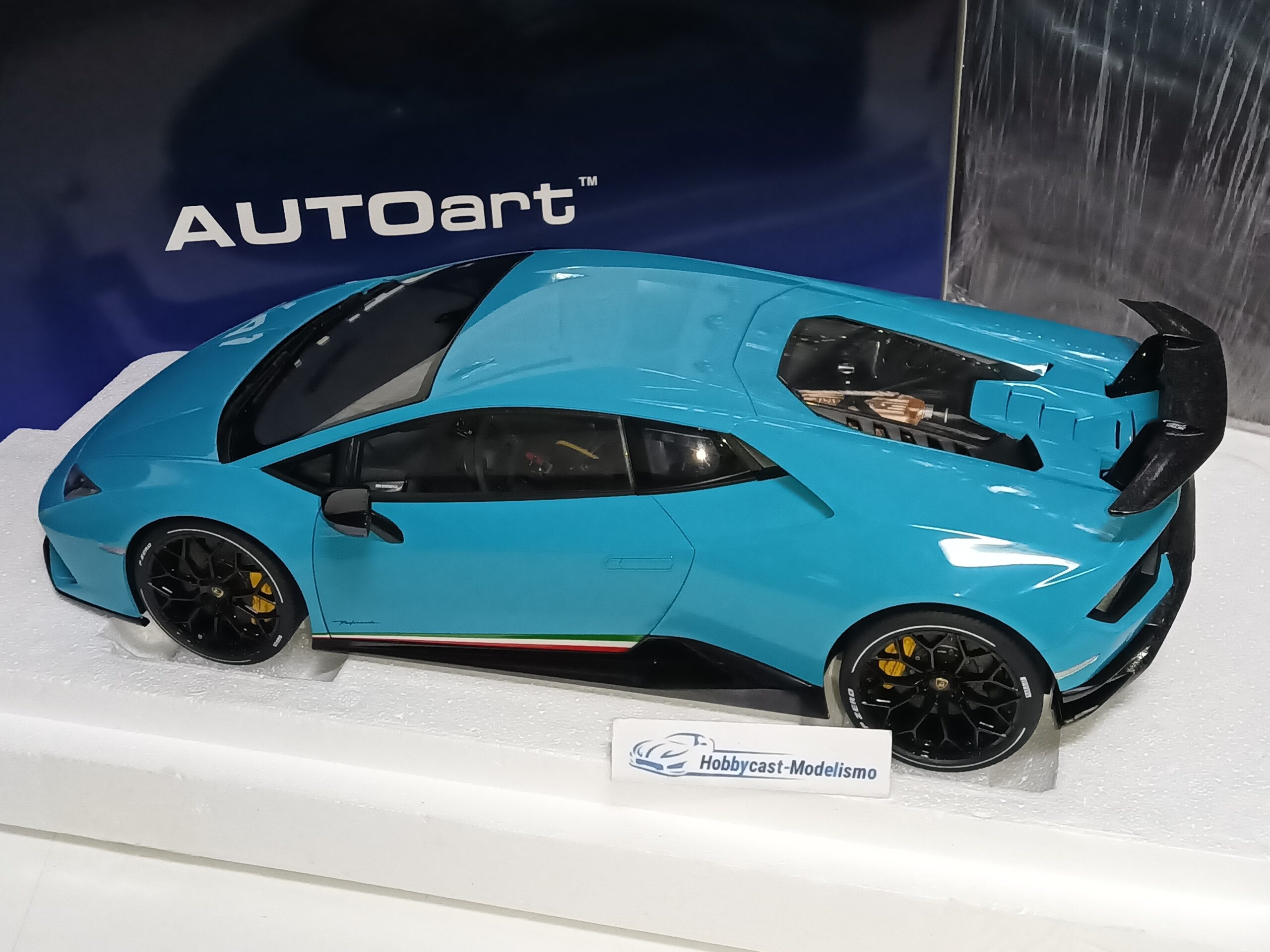 1/12 LAMBORGHINI HURACAN PERFORMANTE Blue Glauco 2017 AUTOART 12077 1:12 - Imagen 3