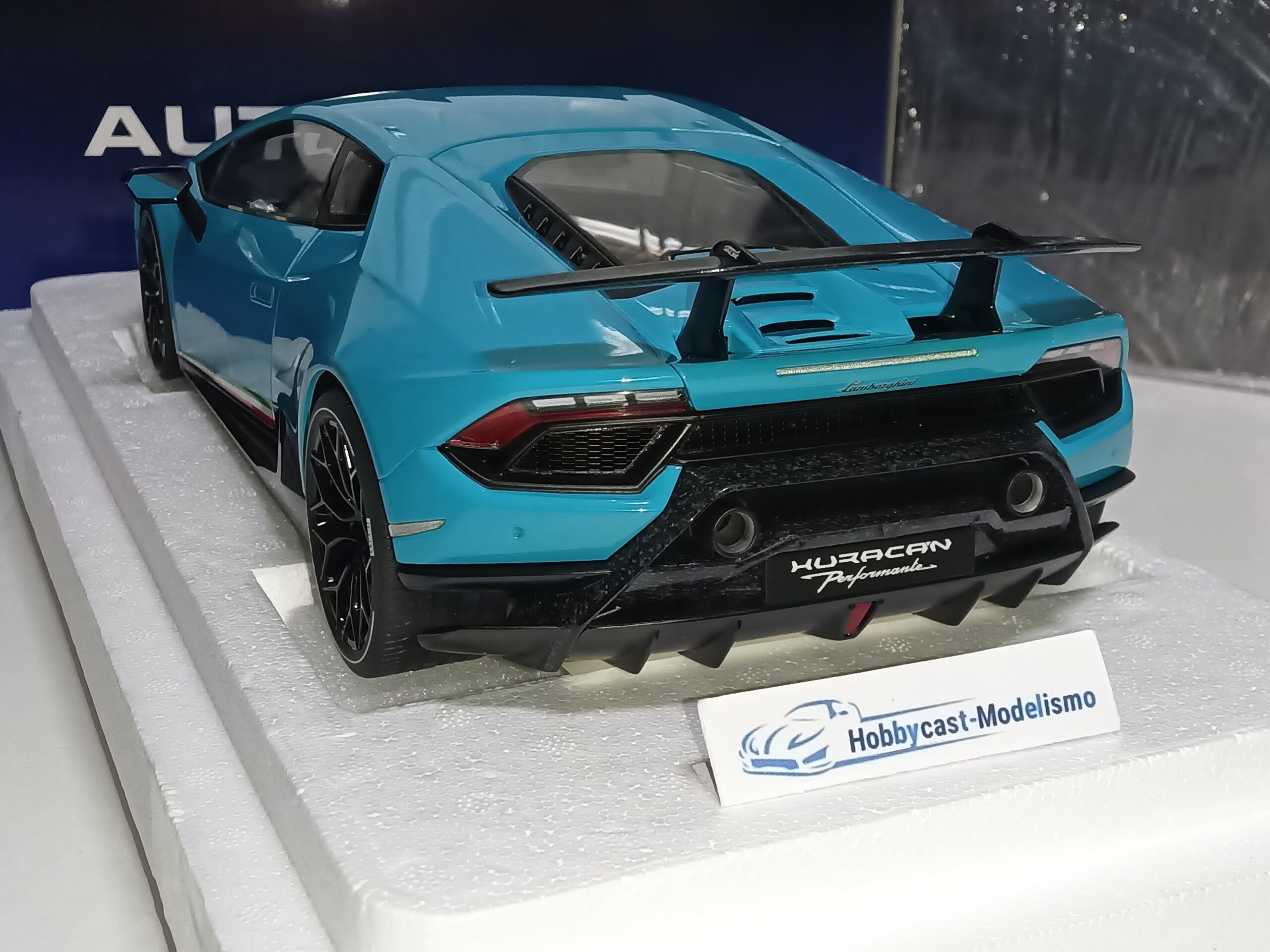 1/12 LAMBORGHINI HURACAN PERFORMANTE Blue Glauco 2017 AUTOART 12077 1:12 - Imagen 9