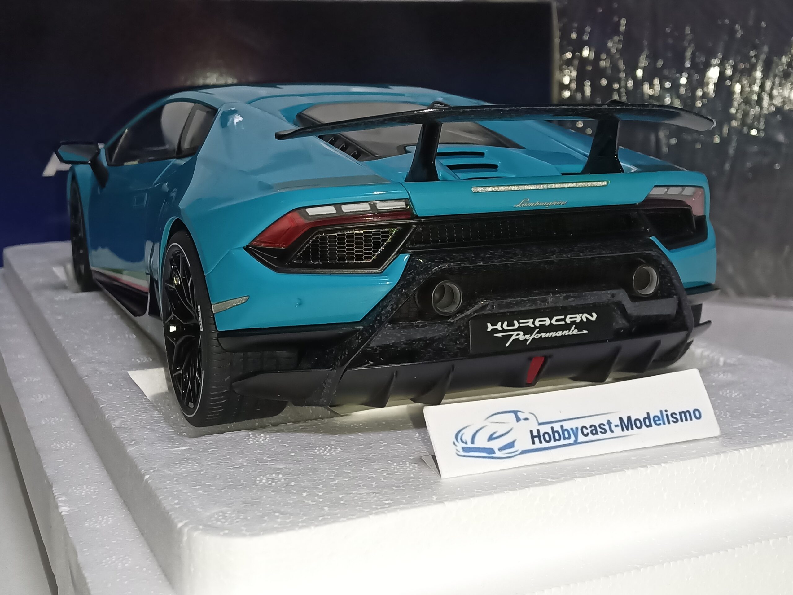 1/12 LAMBORGHINI HURACAN PERFORMANTE Blue Glauco 2017 AUTOART 12077 1:12 - Imagen 10