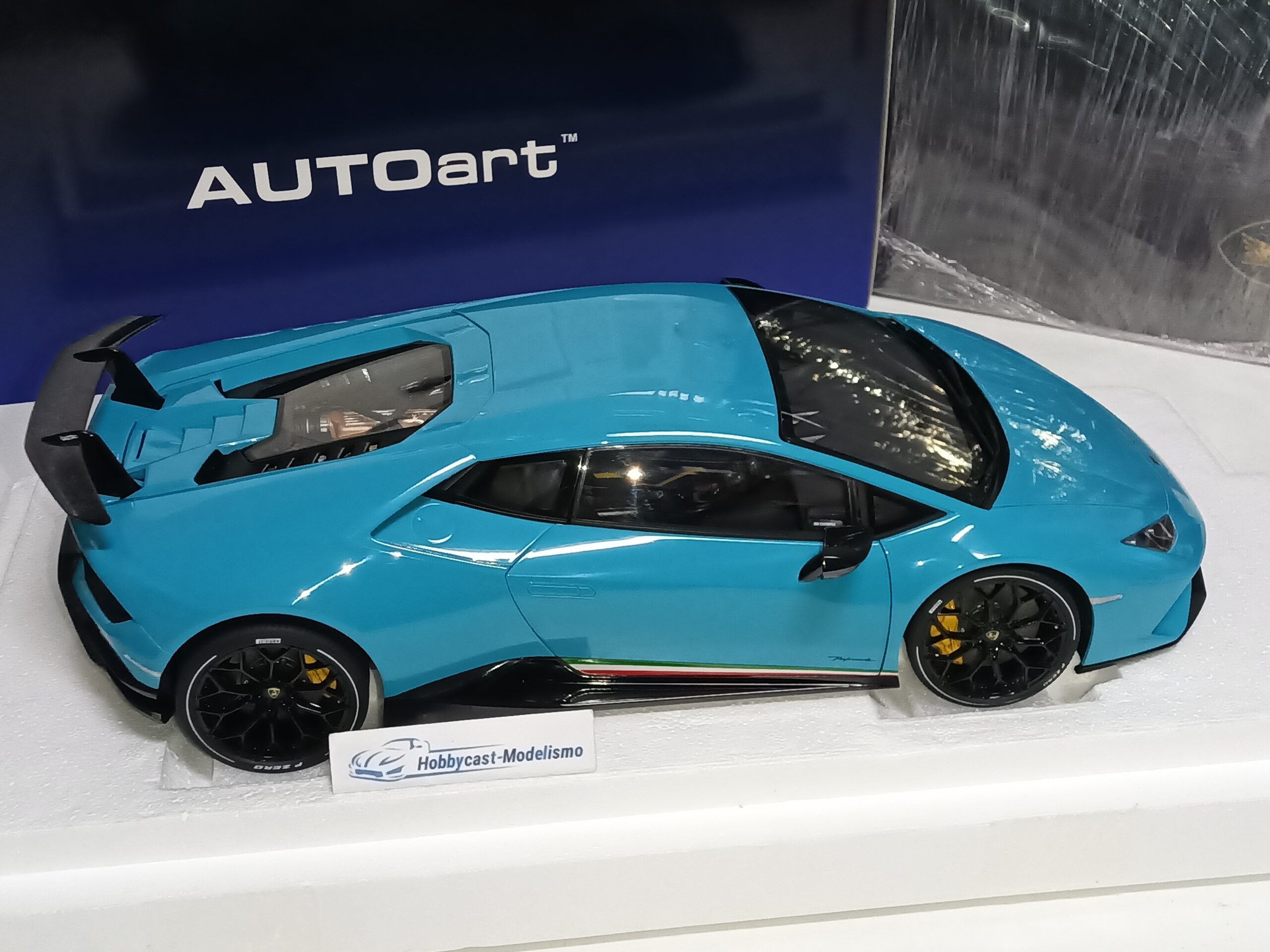 1/12 LAMBORGHINI HURACAN PERFORMANTE Blue Glauco 2017 AUTOART 12077 1:12 - Imagen 13