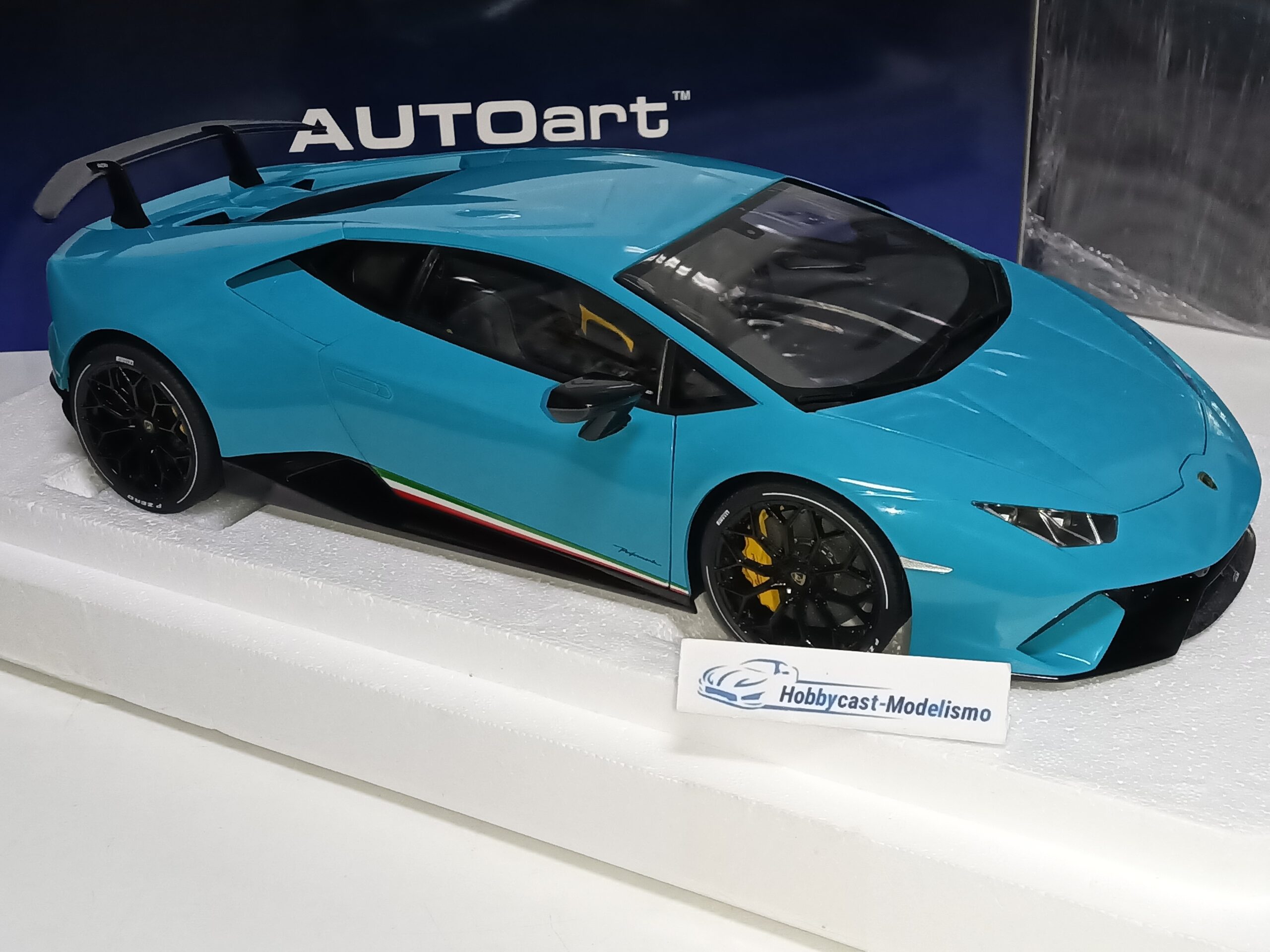 1/12 LAMBORGHINI HURACAN PERFORMANTE Blue Glauco 2017 AUTOART 12077 1:12 - Imagen 14