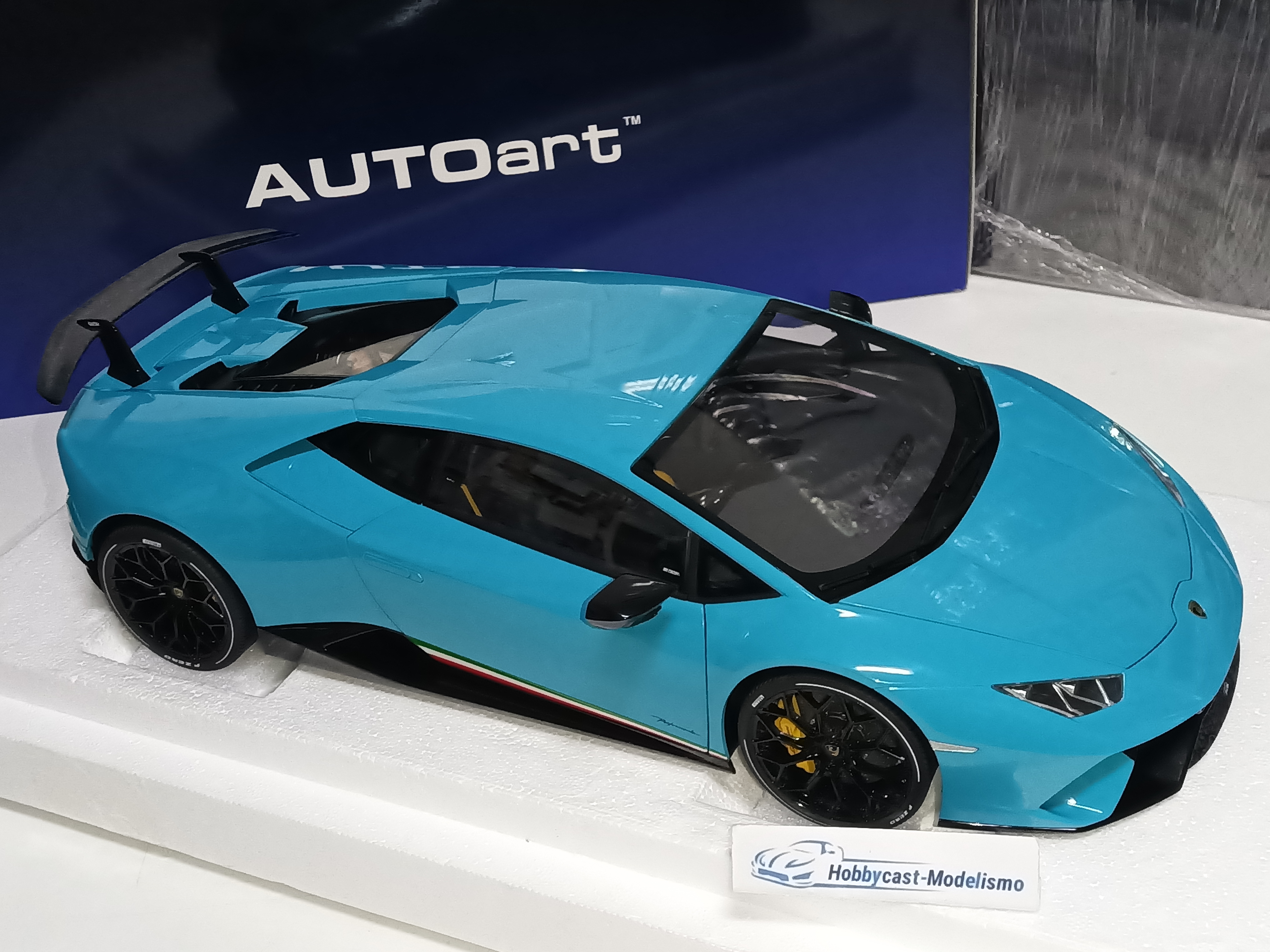 1/12 LAMBORGHINI HURACAN PERFORMANTE Blue Glauco 2017 AUTOART 12077 1:12 - Imagen 26