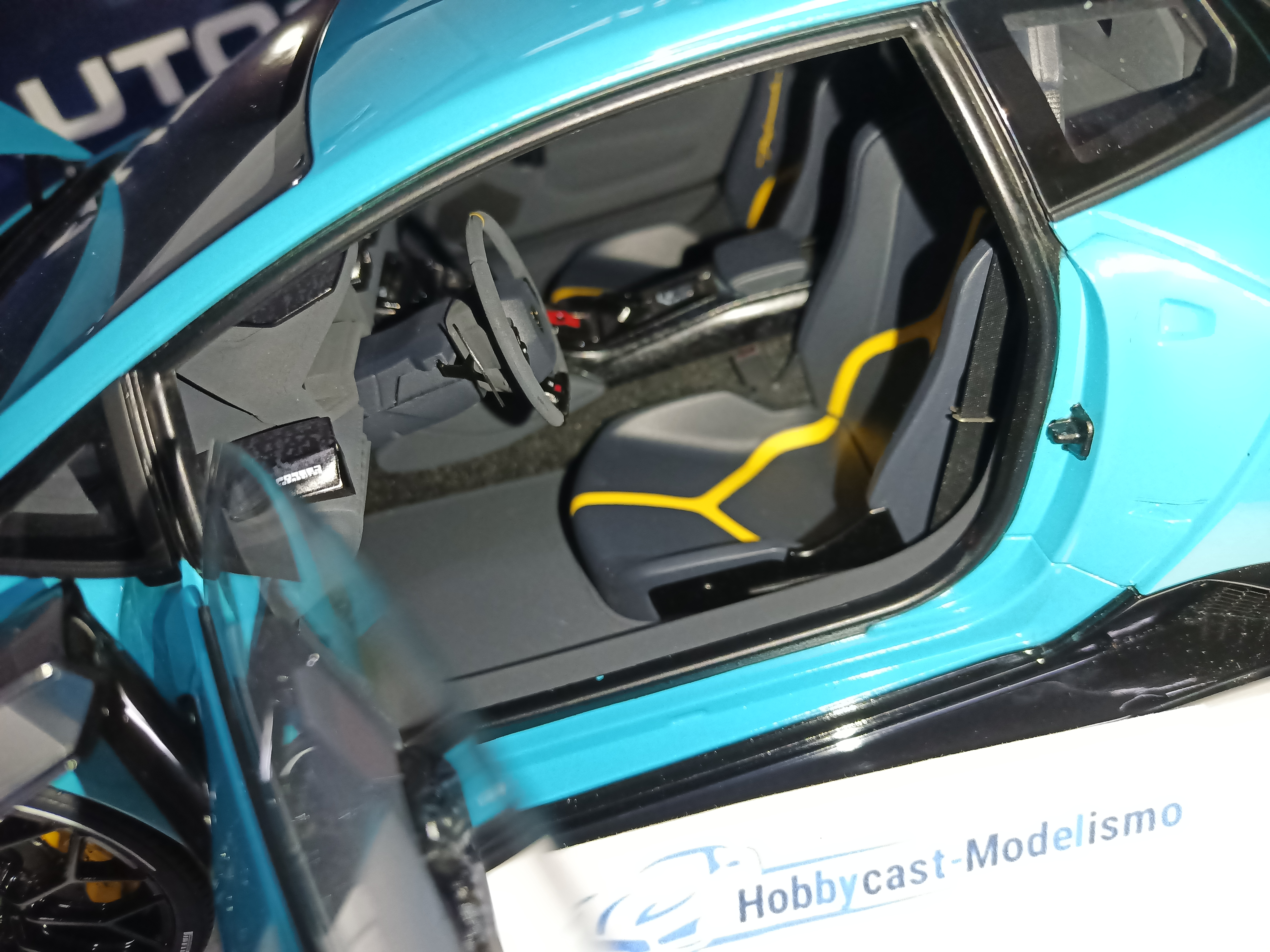 1/12 LAMBORGHINI HURACAN PERFORMANTE Blue Glauco 2017 AUTOART 12077 1:12 - Imagen 18