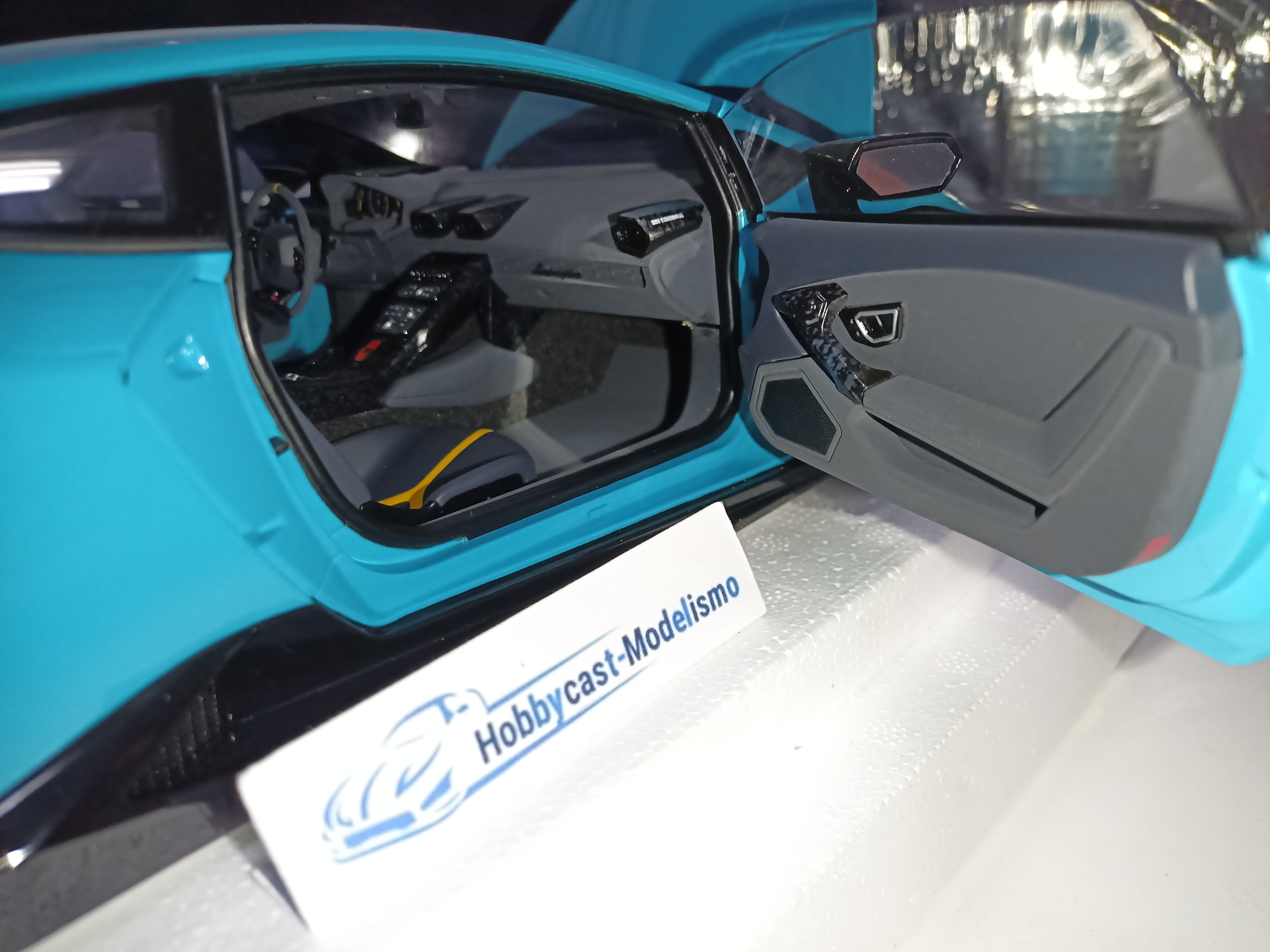 1/12 LAMBORGHINI HURACAN PERFORMANTE Blue Glauco 2017 AUTOART 12077 1:12 - Imagen 22