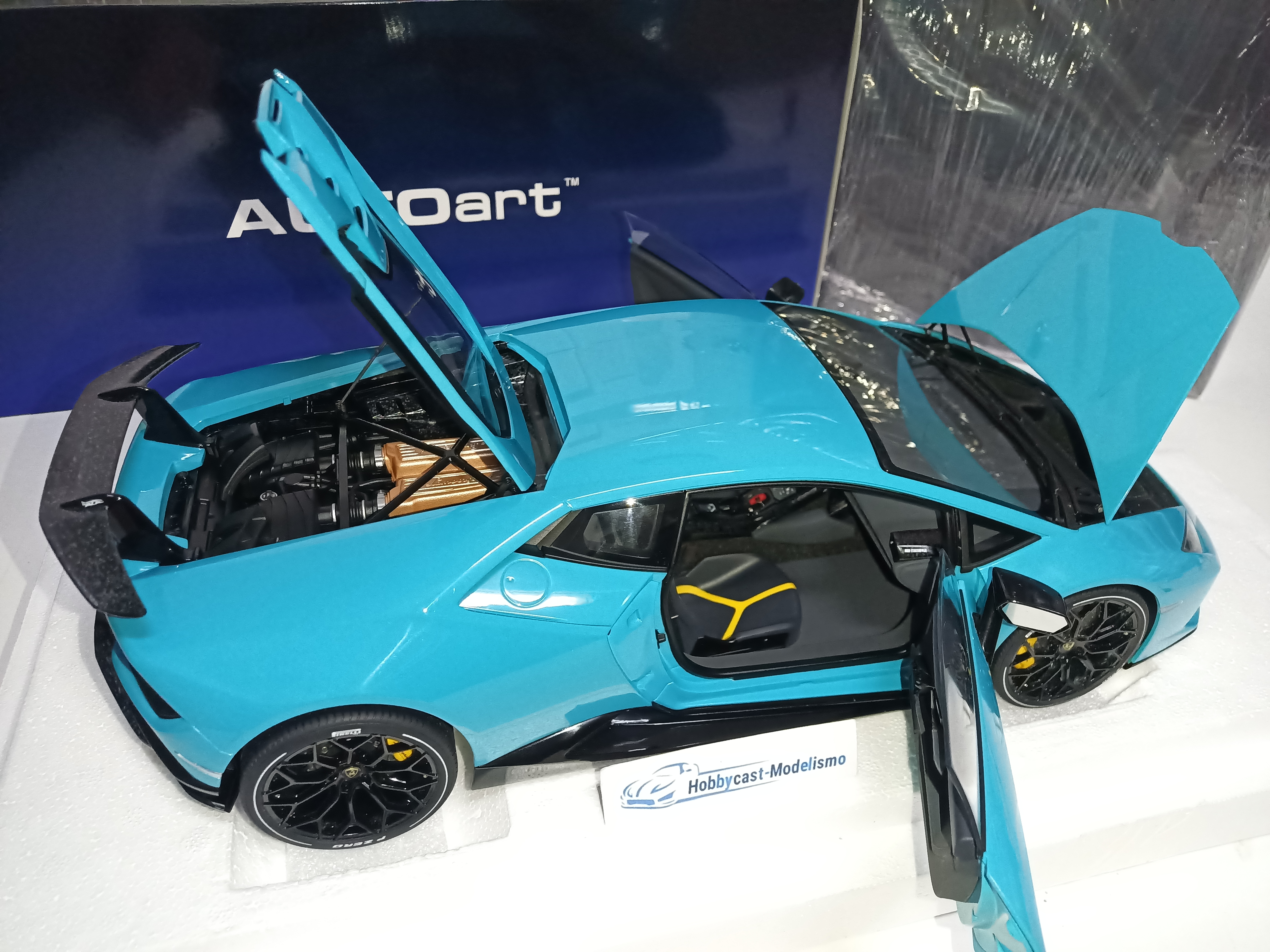 1/12 LAMBORGHINI HURACAN PERFORMANTE Blue Glauco 2017 AUTOART 12077 1:12 - Imagen 23