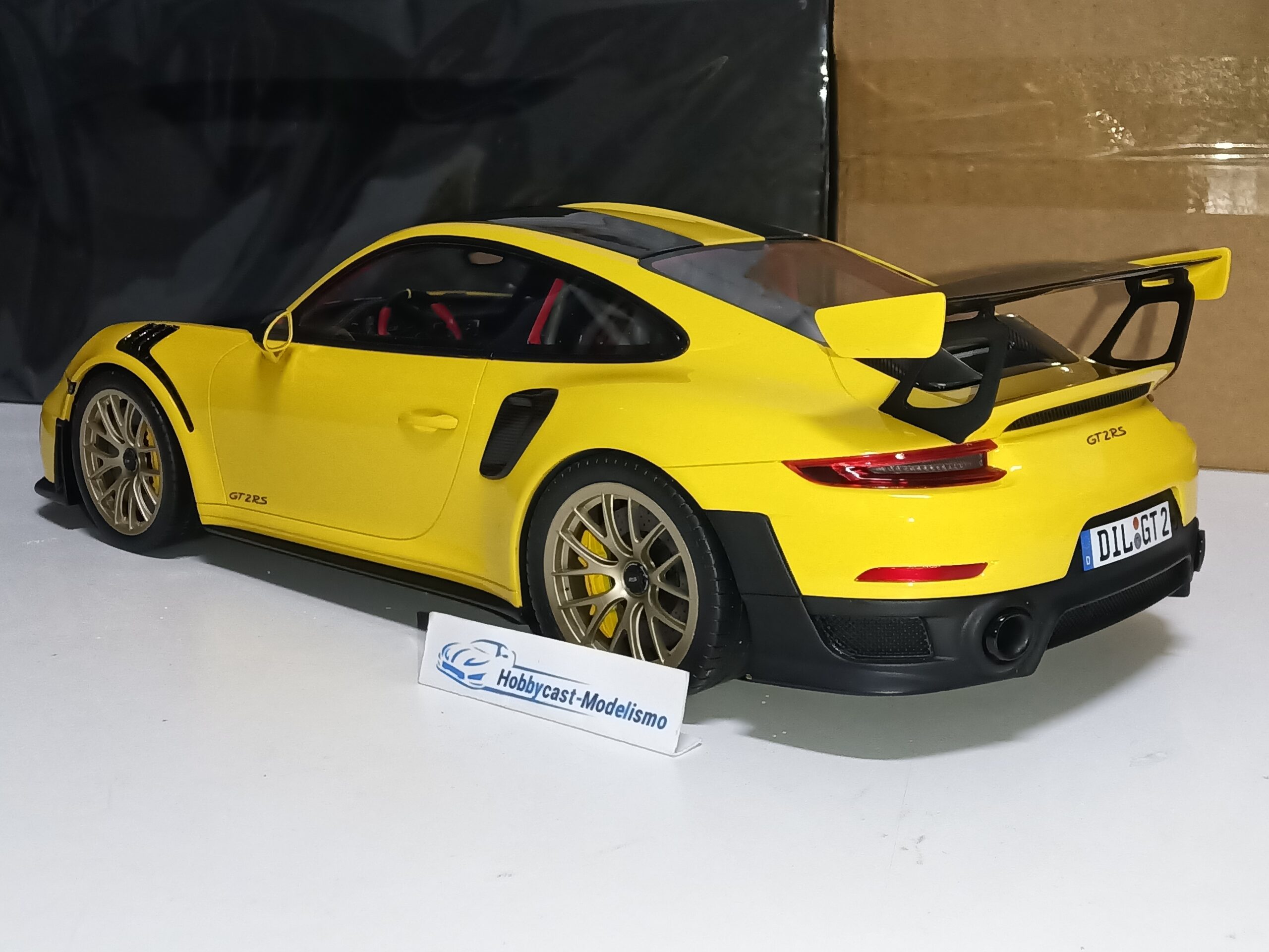 1/12 Porsche 911 (991.2) GT2 RS Weissach Package ( Racing Yellow ) Llantas Doradas GT SPIRIT GT535B 1:12 LIMITED EDITION 300 Pcs - Imagen 9