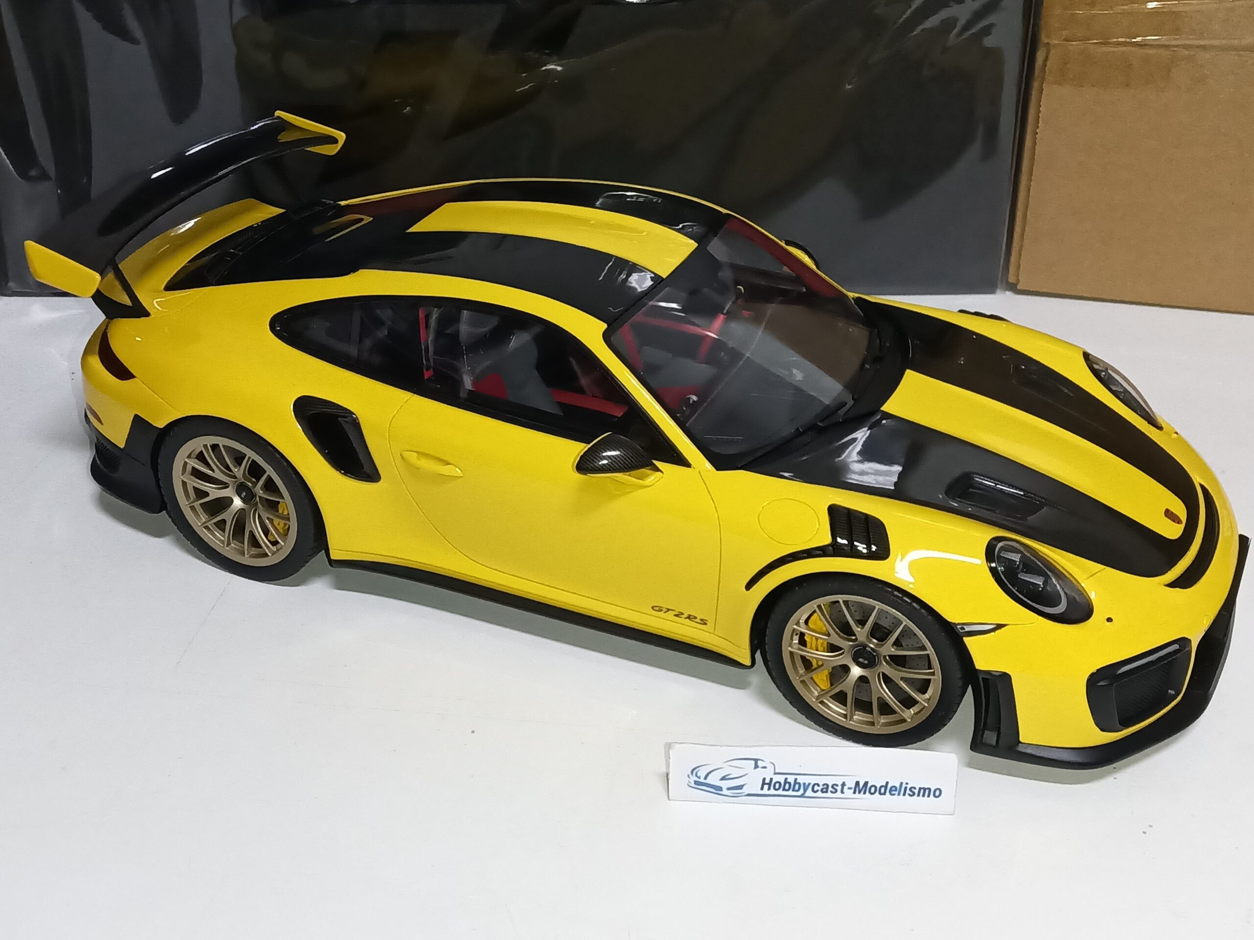 1/12 Porsche 911 (991.2) GT2 RS Weissach Package ( Racing Yellow ) Llantas Doradas GT SPIRIT GT535B 1:12 LIMITED EDITION 300 Pcs - Imagen 14
