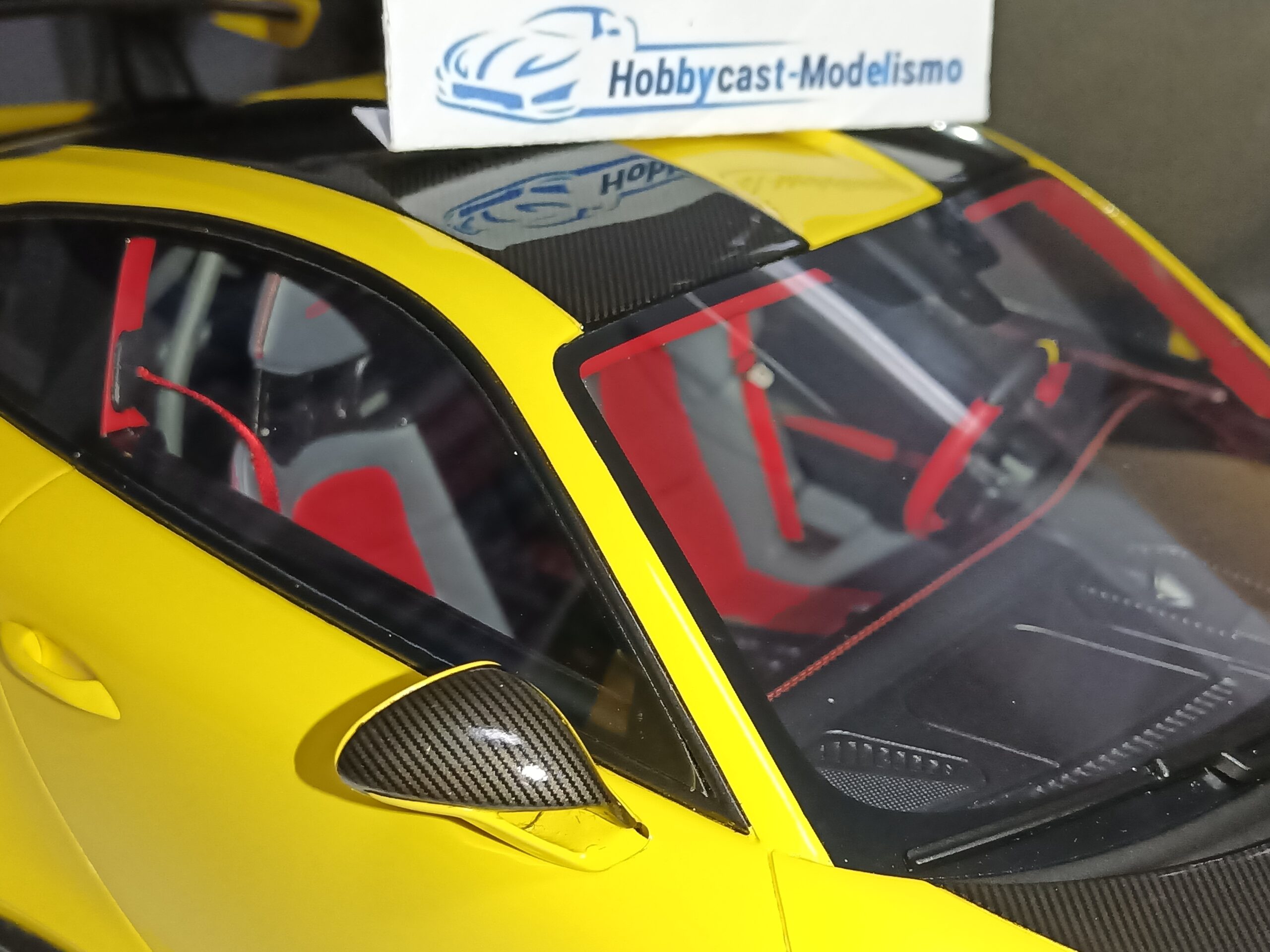 1/12 Porsche 911 (991.2) GT2 RS Weissach Package ( Racing Yellow ) Llantas Doradas GT SPIRIT GT535B 1:12 LIMITED EDITION 300 Pcs - Imagen 16