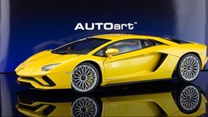 LAMBORGHINI AVENTADOR S ( NEW GIALLO ORION/PEAR YELLOW AUTOART 79132 1:18