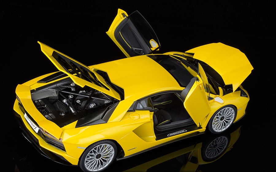 LAMBORGHINI AVENTADOR S ( NEW GIALLO ORION/PEAR YELLOW AUTOART 79132 1:18 - Imagen 11