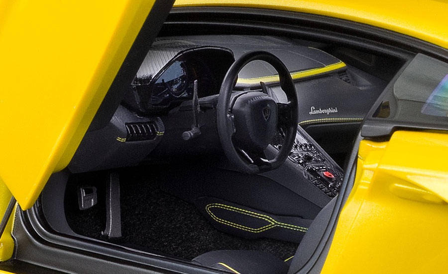 LAMBORGHINI AVENTADOR S ( NEW GIALLO ORION/PEAR YELLOW AUTOART 79132 1:18 - Imagen 12