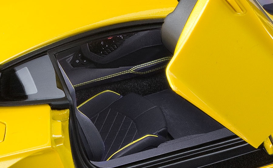 LAMBORGHINI AVENTADOR S ( NEW GIALLO ORION/PEAR YELLOW AUTOART 79132 1:18 - Imagen 15