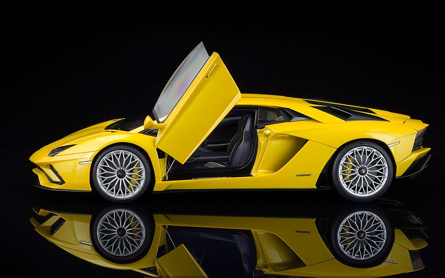 LAMBORGHINI AVENTADOR S ( NEW GIALLO ORION/PEAR YELLOW AUTOART 79132 1:18 - Imagen 2
