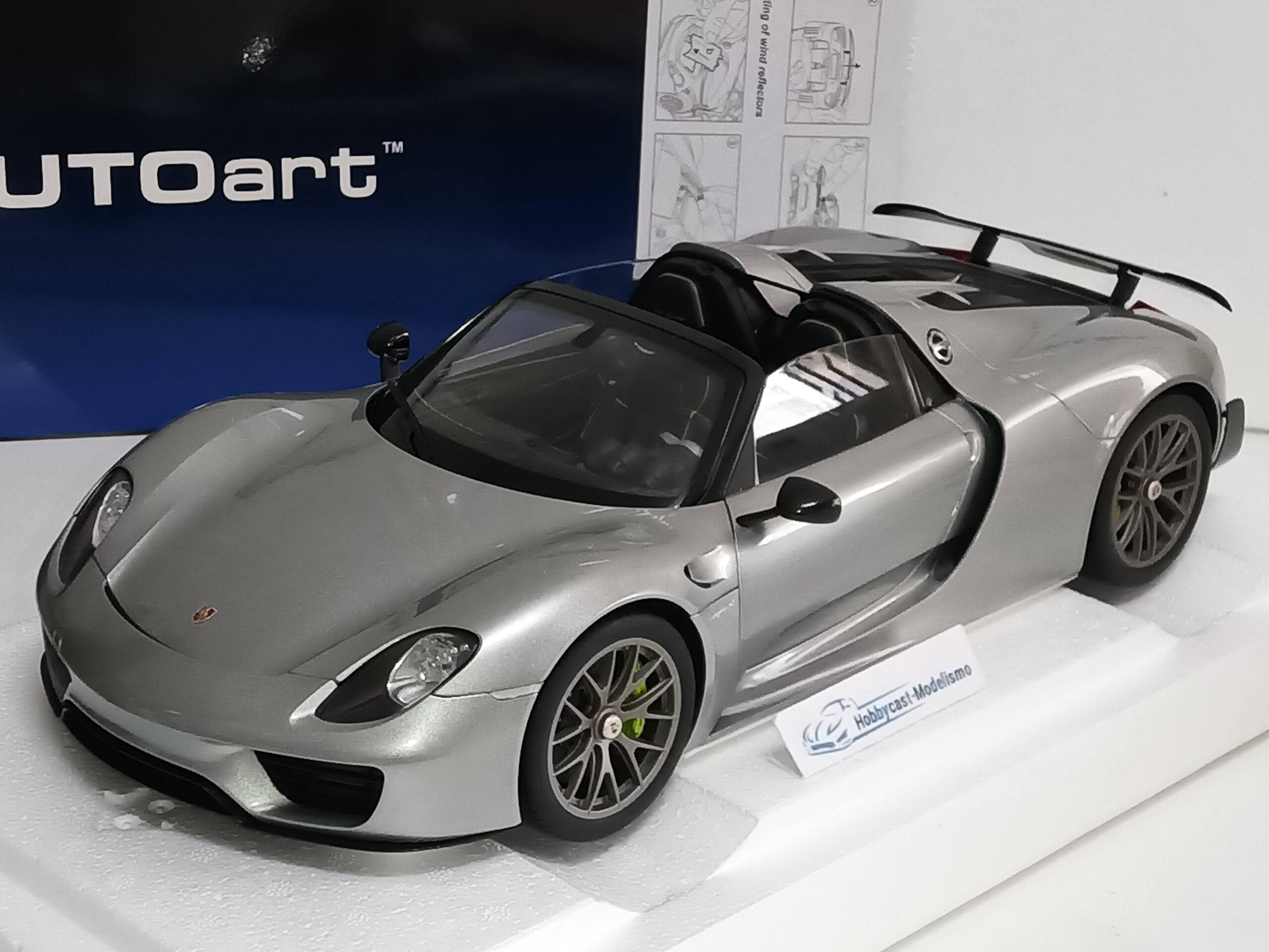1/12 Porsche 918 Spyder Weissach 2013 SILVER METALIC AUTOART 12123 1:12 - Imagen 3