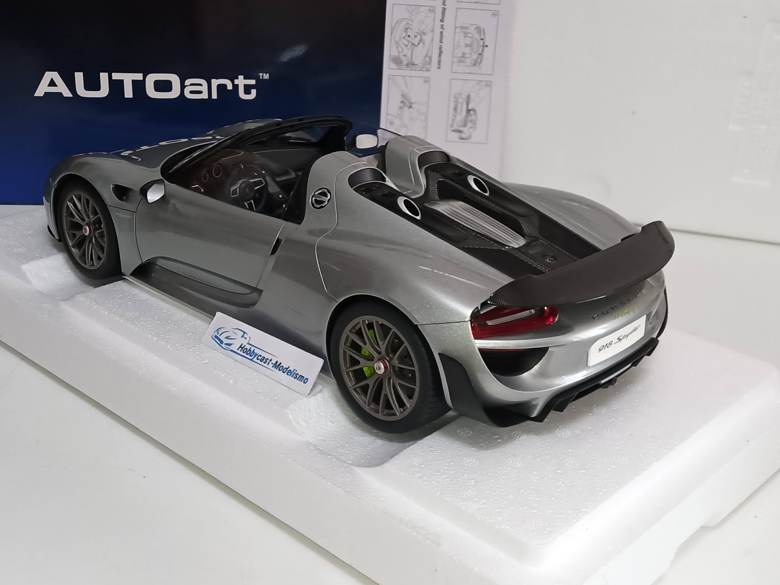 1/12 Porsche 918 Spyder Weissach 2013 SILVER METALIC AUTOART 12123 1:12 - Imagen 4