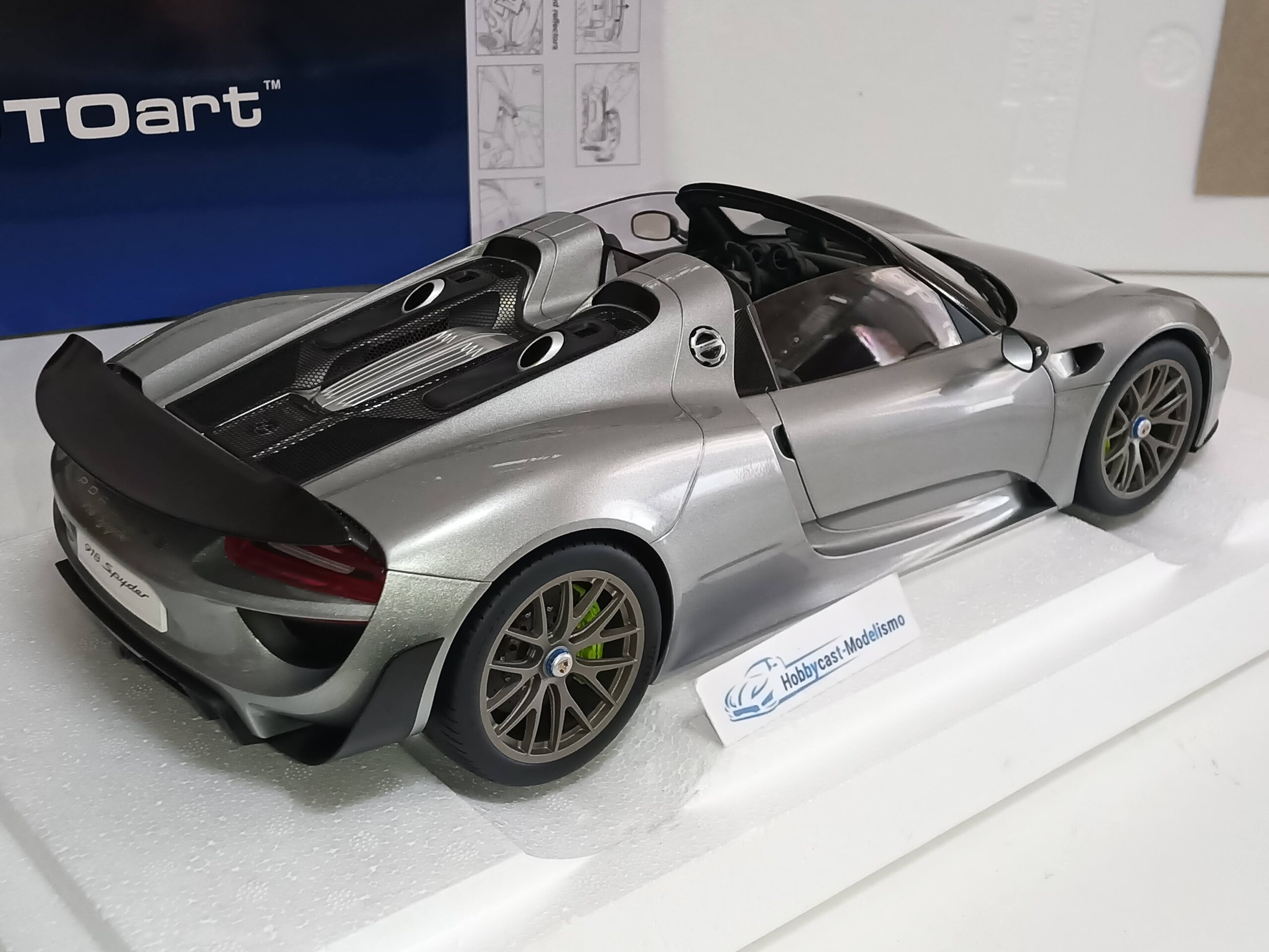1/12 Porsche 918 Spyder Weissach 2013 SILVER METALIC AUTOART 12123 1:12 - Imagen 5