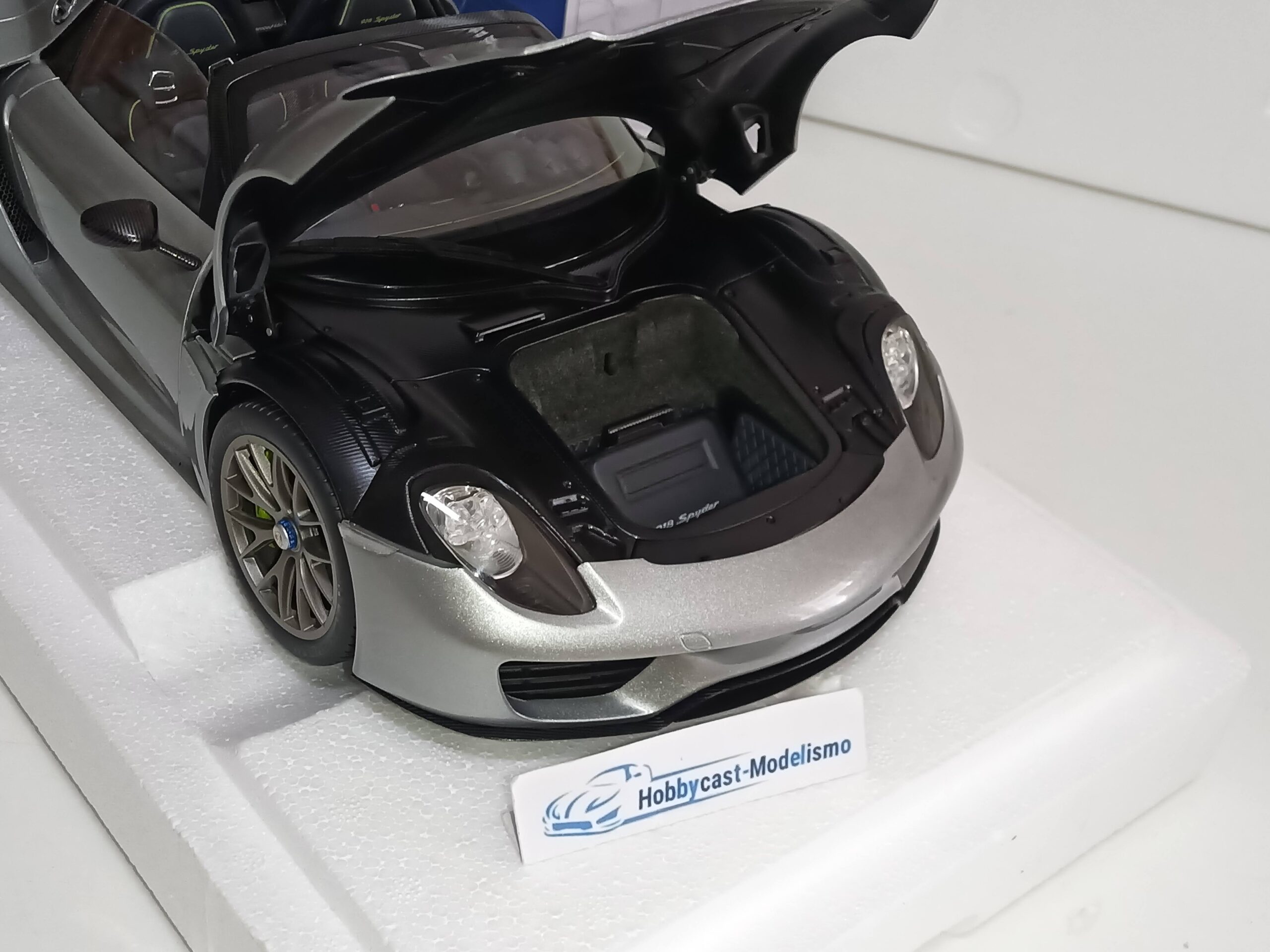 1/12 Porsche 918 Spyder Weissach 2013 SILVER METALIC AUTOART 12123 1:12 - Imagen 8