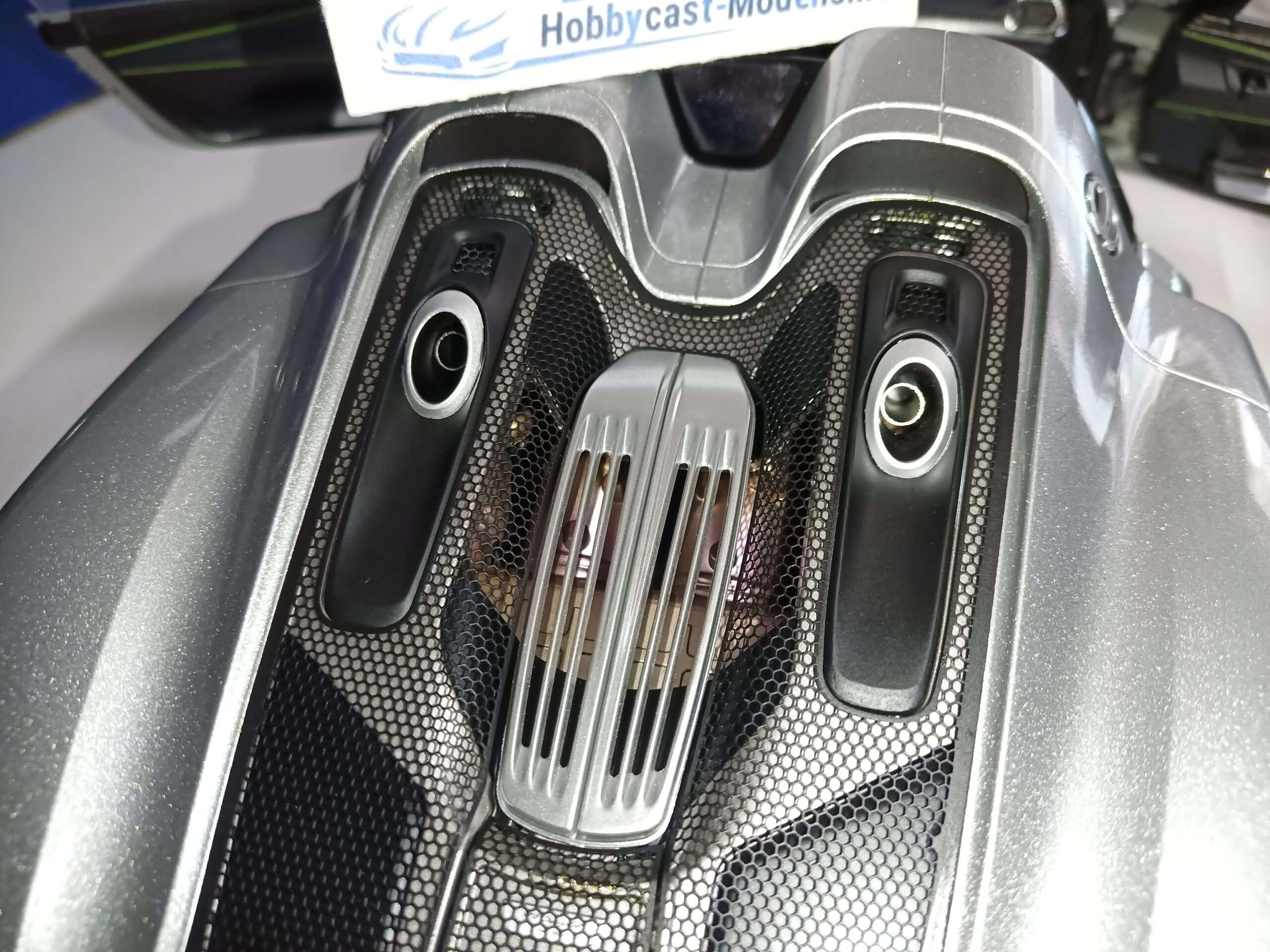 1/12 Porsche 918 Spyder Weissach 2013 SILVER METALIC AUTOART 12123 1:12 - Imagen 11
