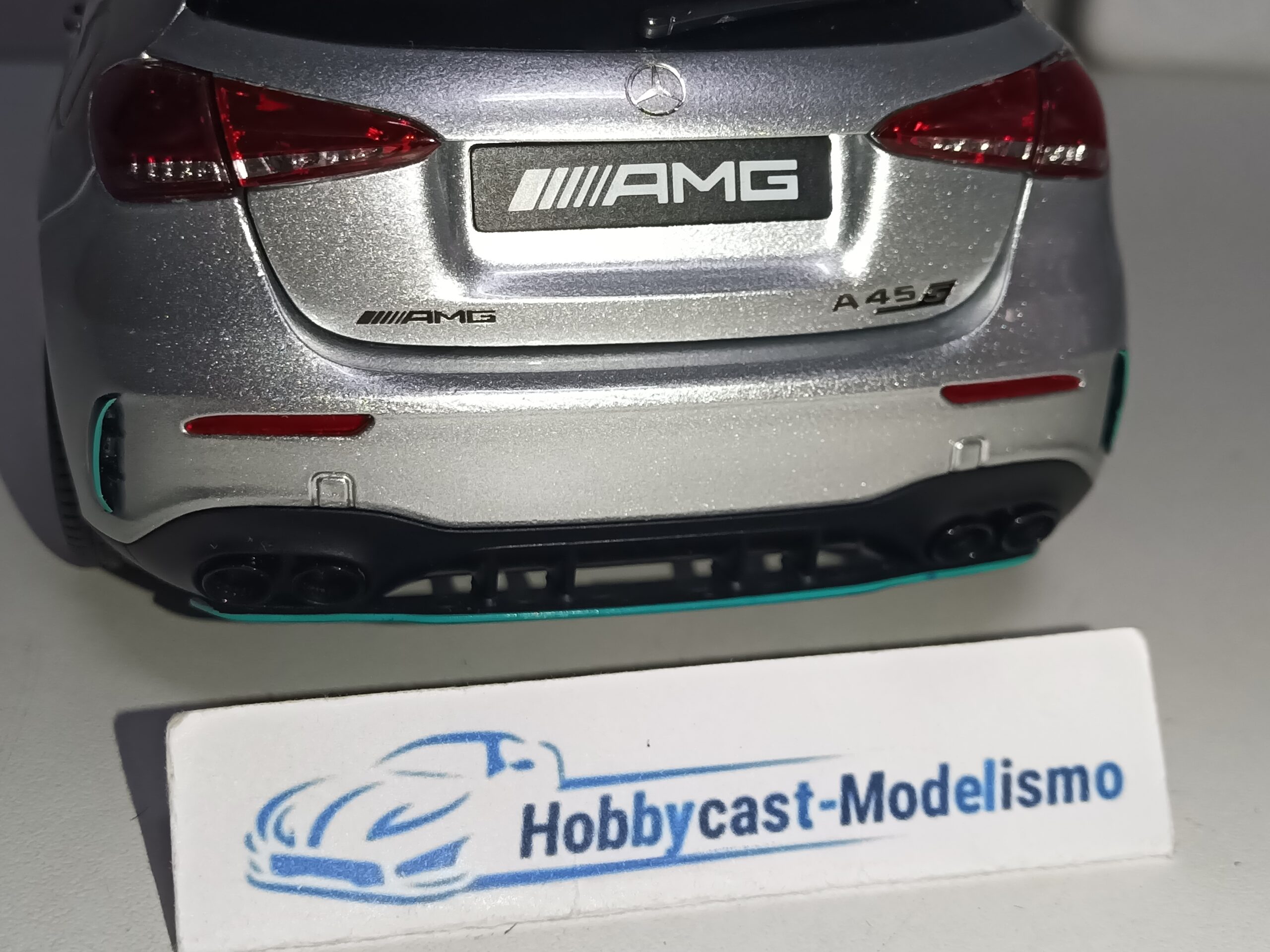 MERCEDES BENZ CLASE A 45s AMG PLATA DECORACION AMG PETRONAS 1:18 NZG LIMITED EDITION 200 Pcs - Imagen 11