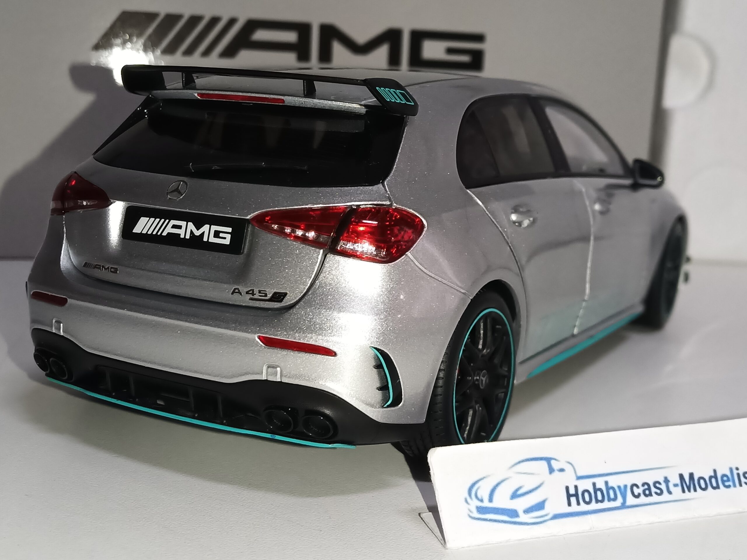MERCEDES BENZ CLASE A 45s AMG PLATA DECORACION AMG PETRONAS 1:18 NZG LIMITED EDITION 200 Pcs - Imagen 12
