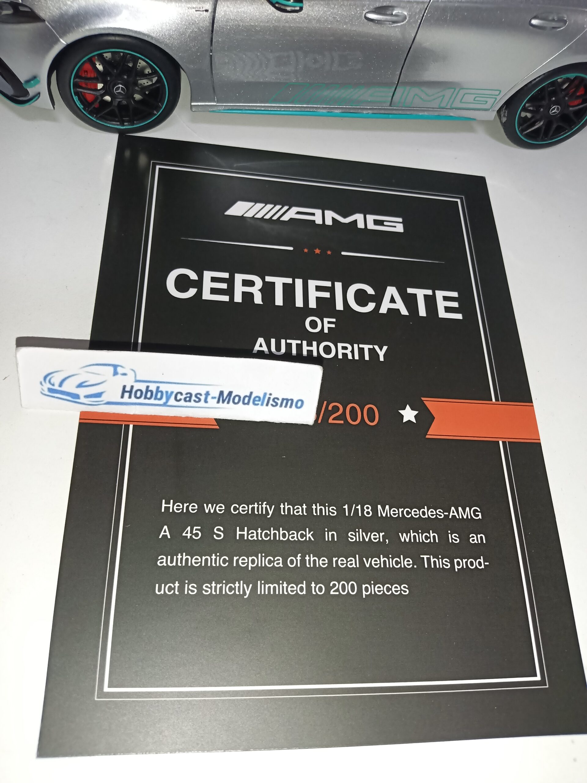 MERCEDES BENZ CLASE A 45s AMG PLATA DECORACION AMG PETRONAS 1:18 NZG LIMITED EDITION 200 Pcs - Imagen 20