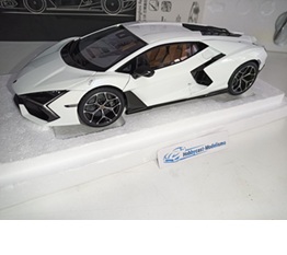 LCD LAMBORGHINI REVUELTO HYBRID Pearl White 2023 LCD18026-WH 1:18 LCD